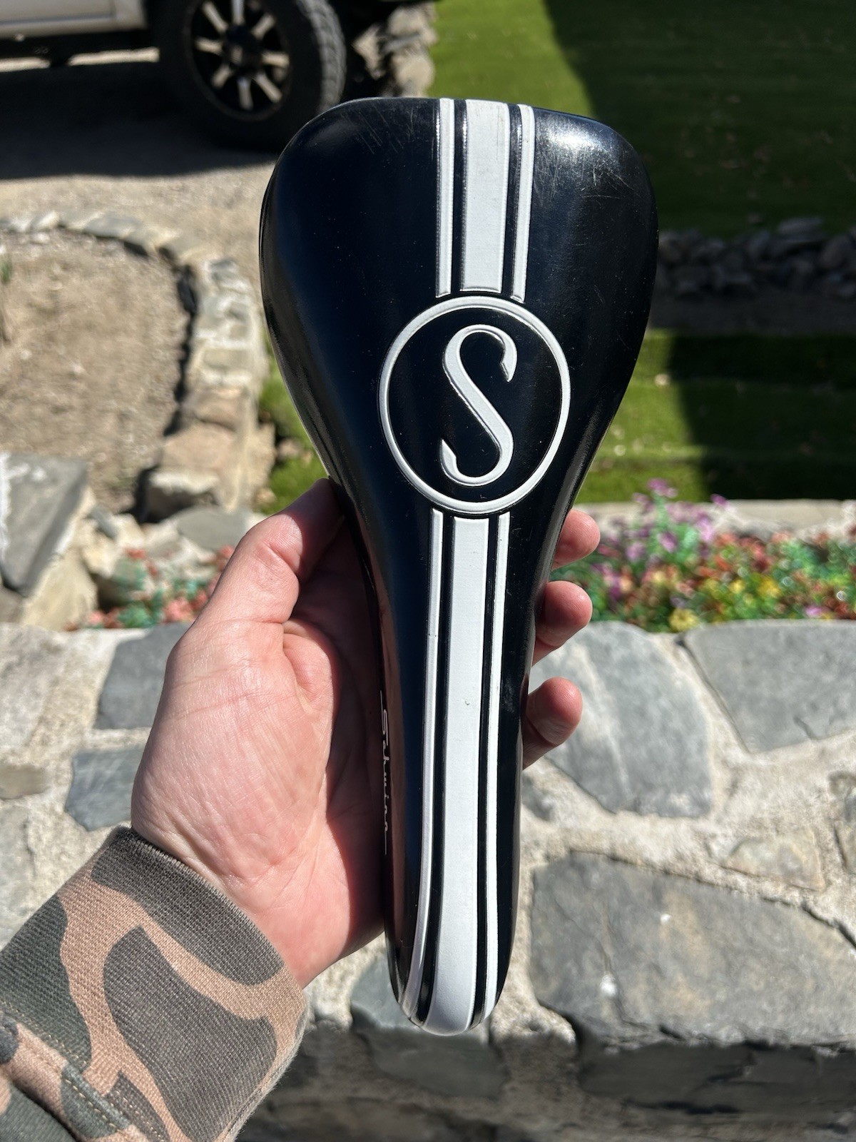 Vintage Schwinn Seat Black S Logo White Stripe BMX Saddle 365g Racing