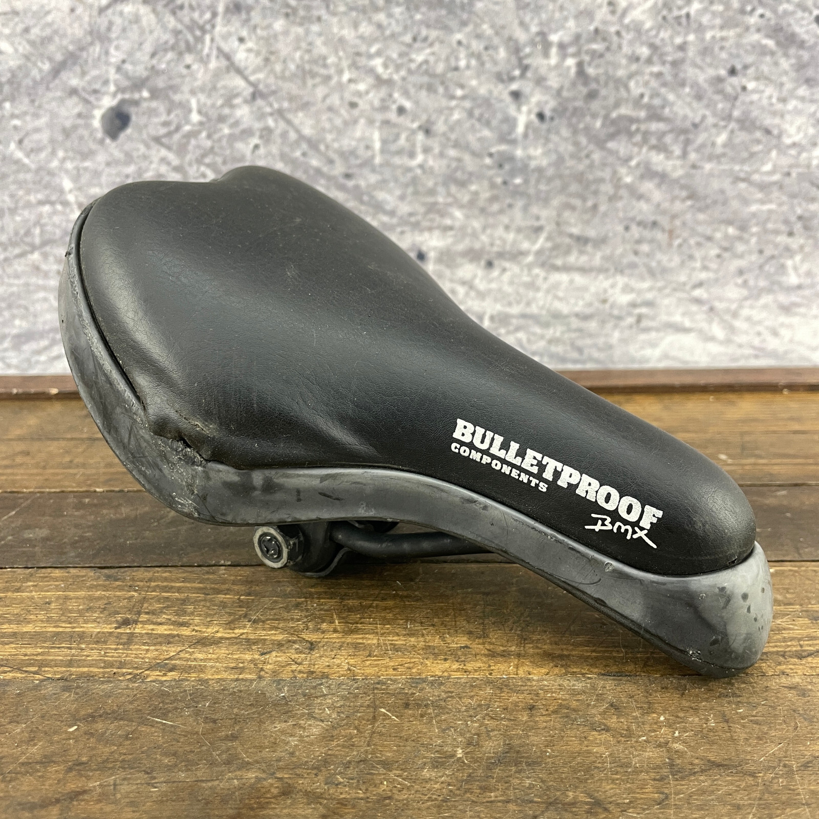 Bulletproof BMX Seat Padded Saddle Drop Mid School Black Viscount 2994 Loose