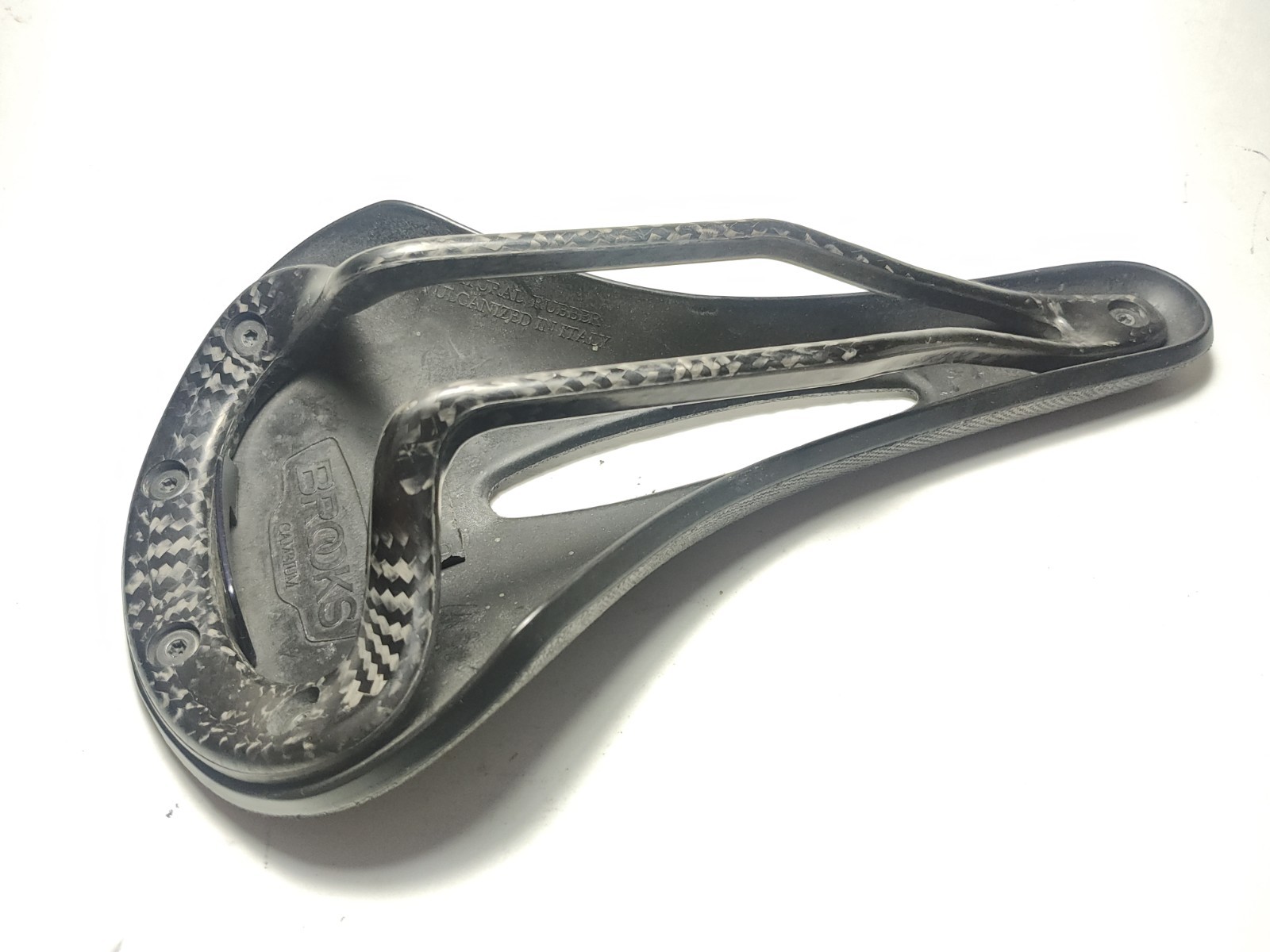 Brooks Cambium C13 carved saddle (145mm) with carbon rails – EUC