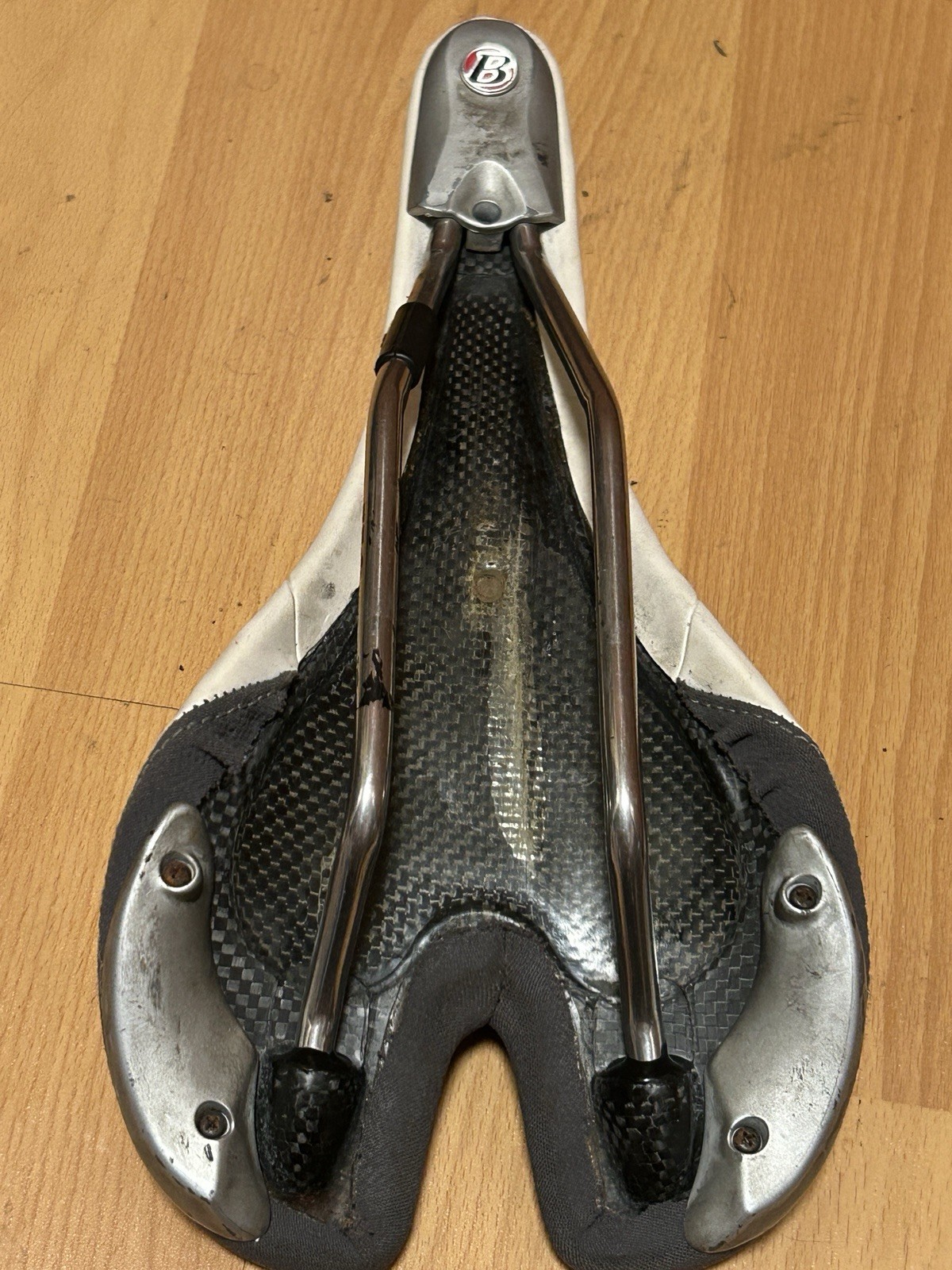 Bontrager Race X Lite Saddle, White, Road Bike, Titanium Rails Ti 220g 135mm