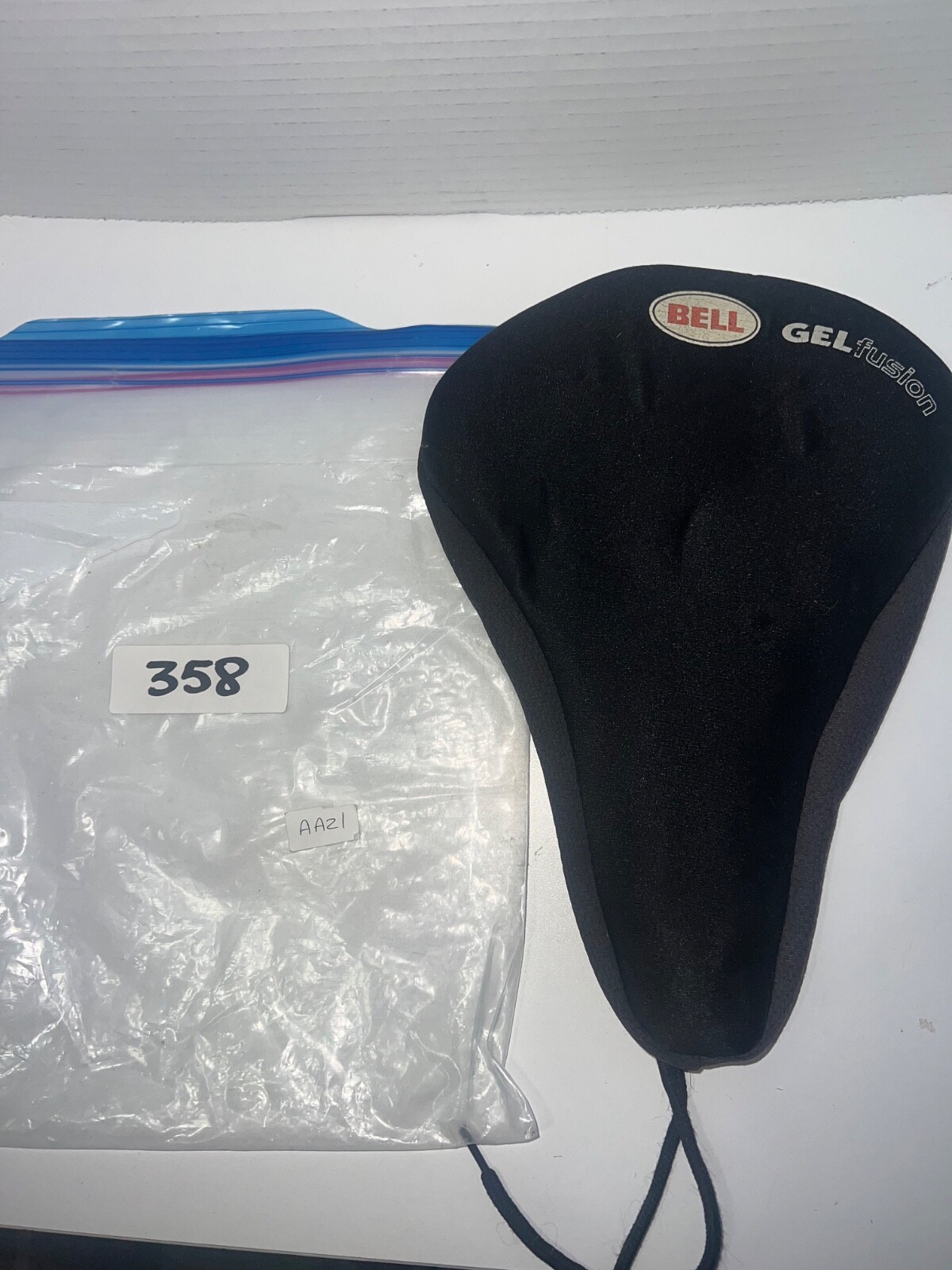Bell Gel Fusion Bicycle Seat Cover Black 11″x7″x1″ (279mm x 177mm x 25mm) black