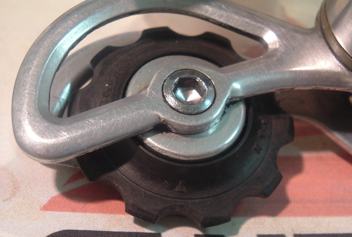 SunTour Cyclone RD-6000 Road Rear Derailleur – 2×5/6/7-Speed- VGC-28T+