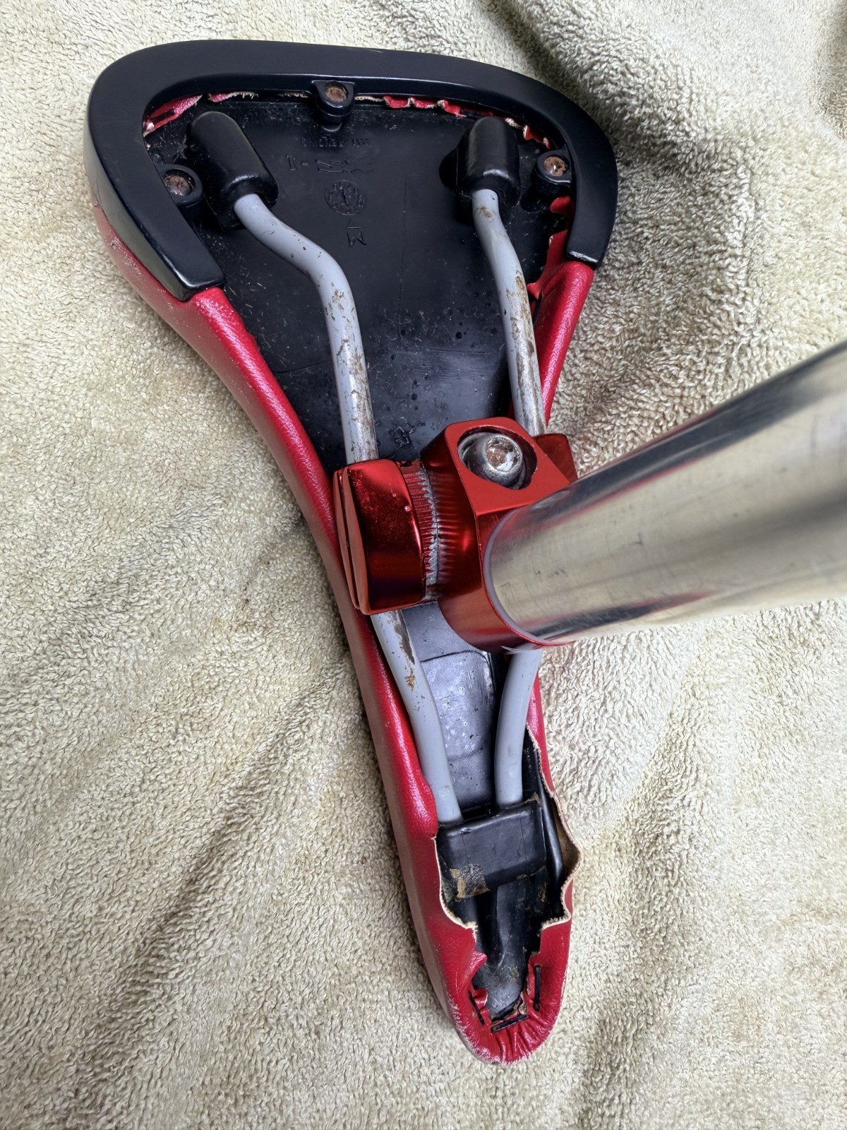 Vintage Mid-School BMX 96 Schwinn XS Seat & Post – Red – Clean 6/10