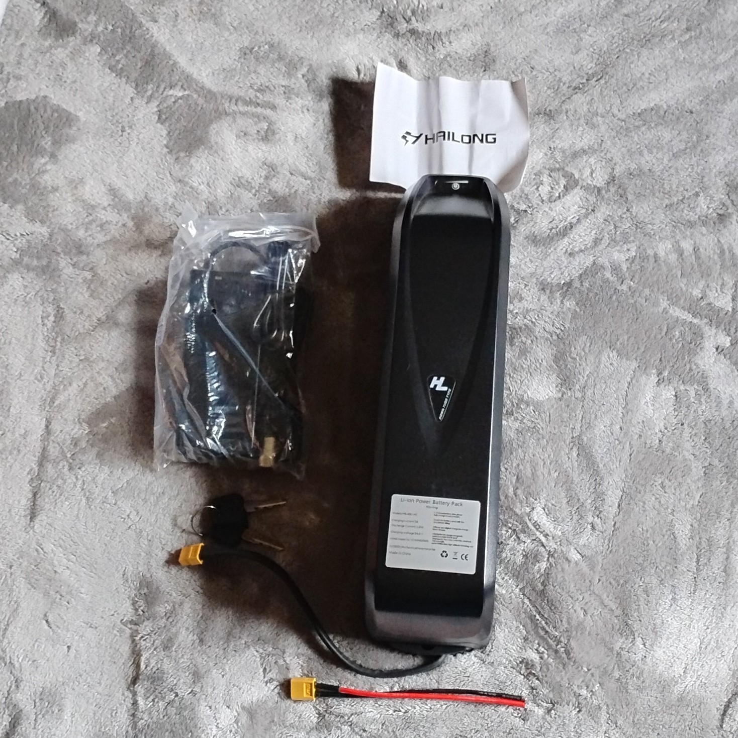 Hailong HB-48V-HC 48V 12.5Ah 600Wh Li-ion E-Bike Battery, Keys, Mount