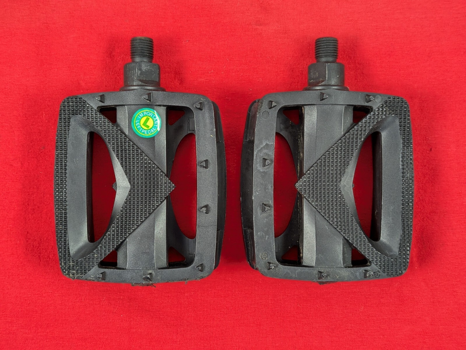 VP 875 Pedals Flat Double-Sided Amber Reflectors 9/16