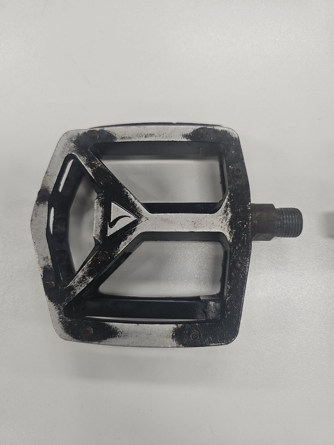 Alloy MTB Downhill Flat Pedals Very Light And Cheap