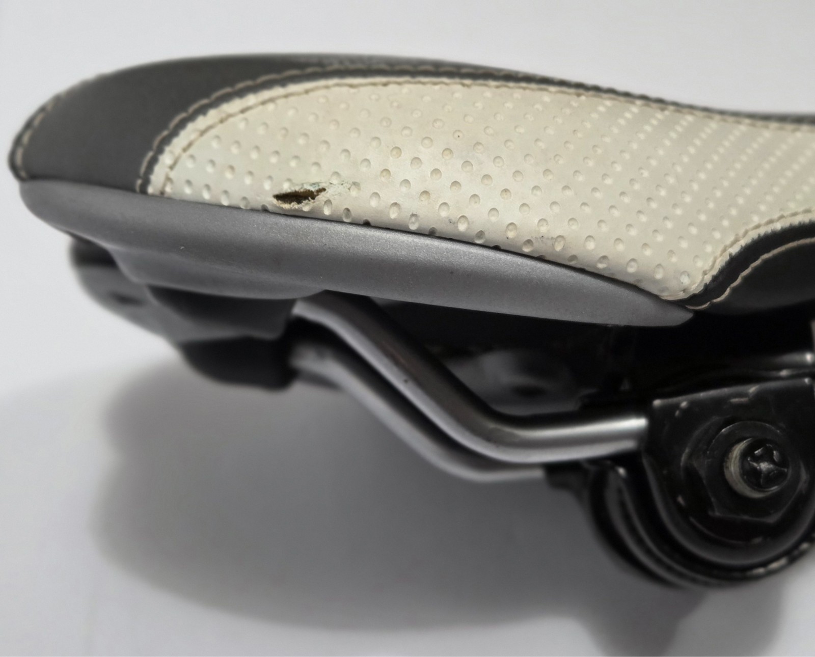 Vintage Fuji Velo Series Bike Bicycle Saddle Seat – grey, white, and black clean