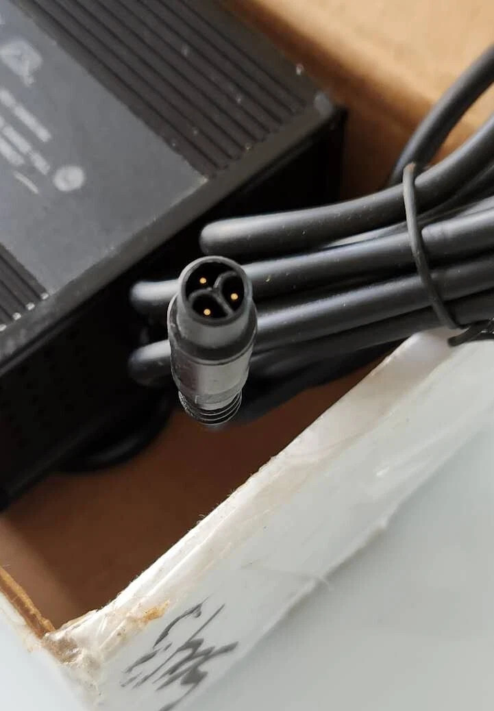SANS SSLC300V55 54.6V 5A 3 pin Y plug Alum 48v e bike charger