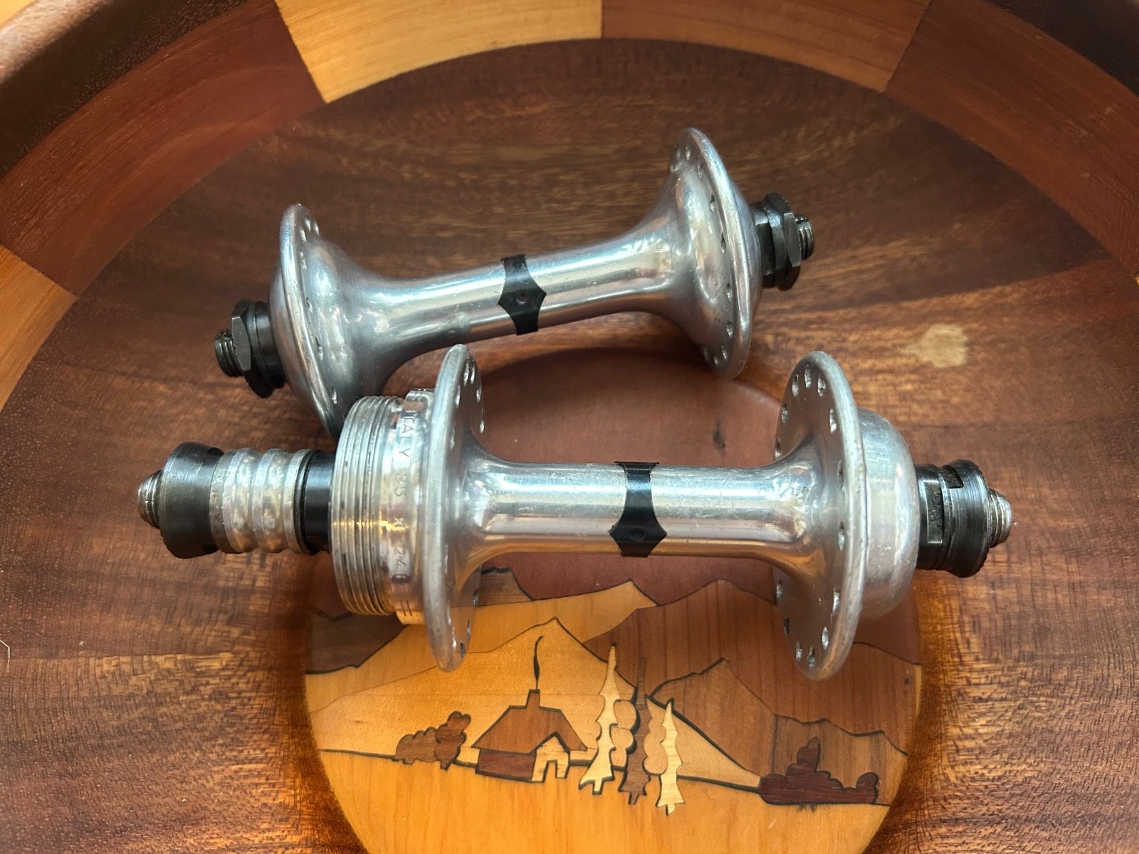 Vintage Campagnolo Nuovo Record Hubs – 100 / 126mm – Italian – Excellent!