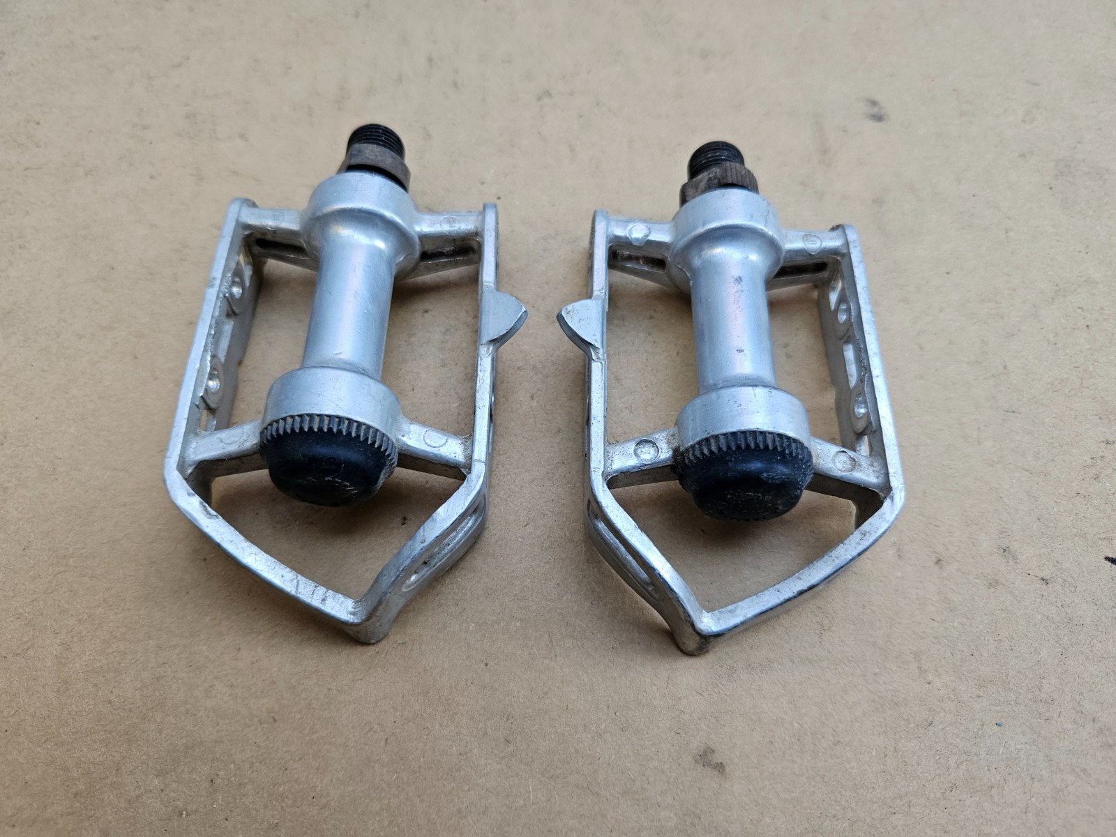 Vintage MKS AR-2 Road Bike Platform Pedals Left Right Set 9/16″ Japan