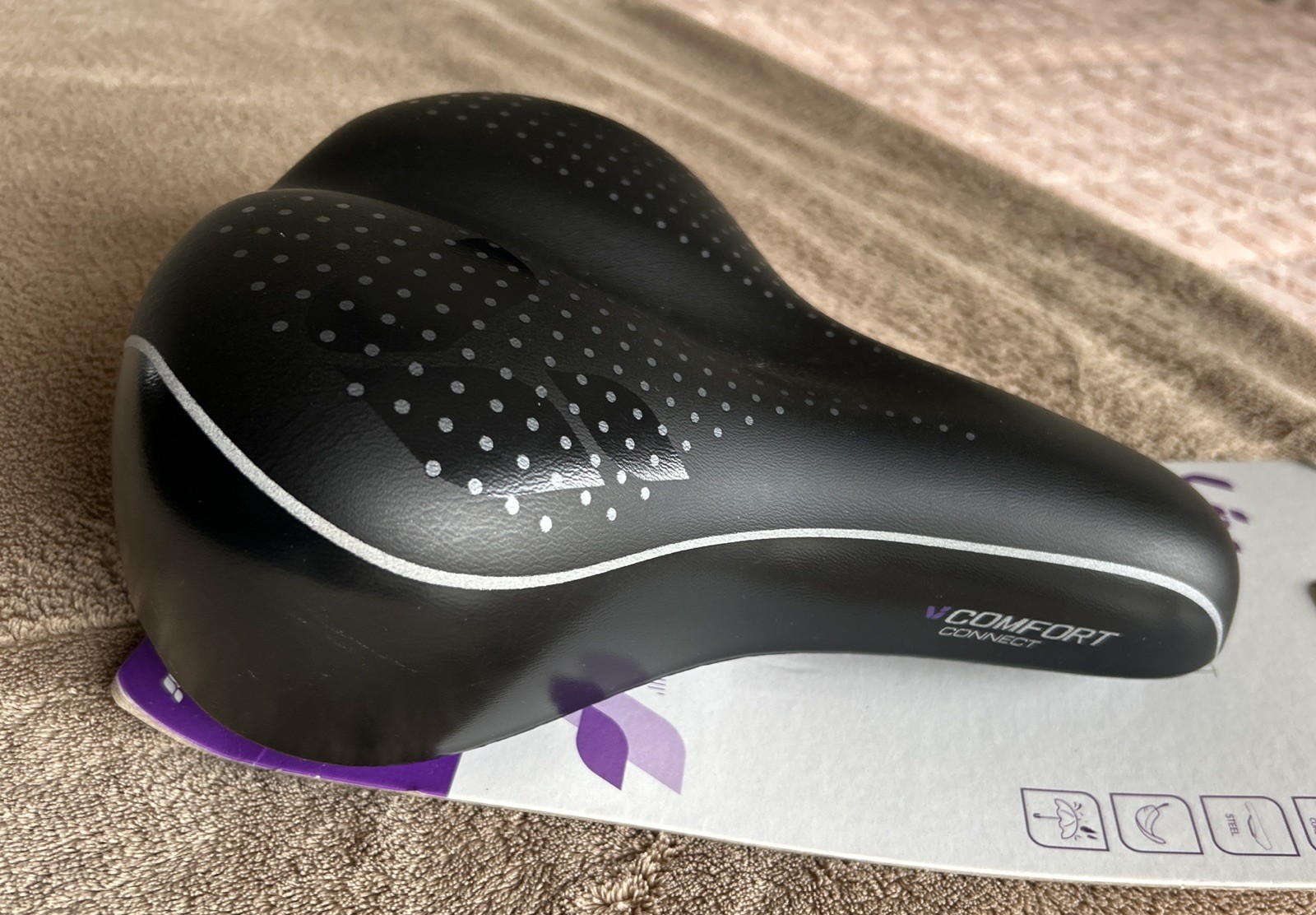 Liv Connect Comfort Women’s Black Wide Seamless Synthetic Bike Saddle New