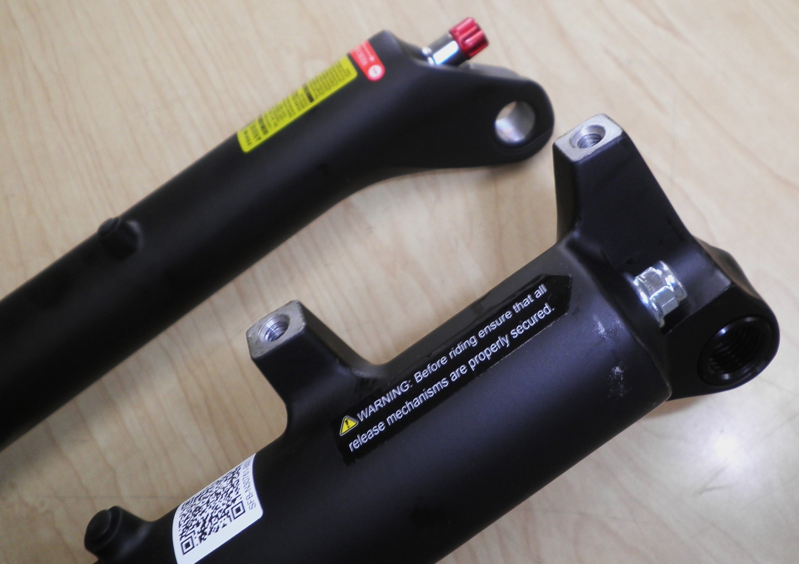 SR SUNTOUR XCM34 BOOST 29″ BLACK MOUNTAIN SUSPENSION FORK BIKE PARTS 23-3