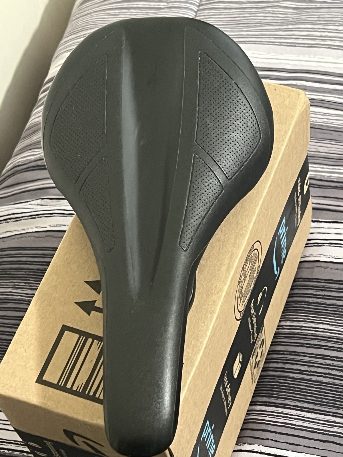 Specialized Henge Black Bike Saddle Seat 143mm, 7×7 Titanium rails