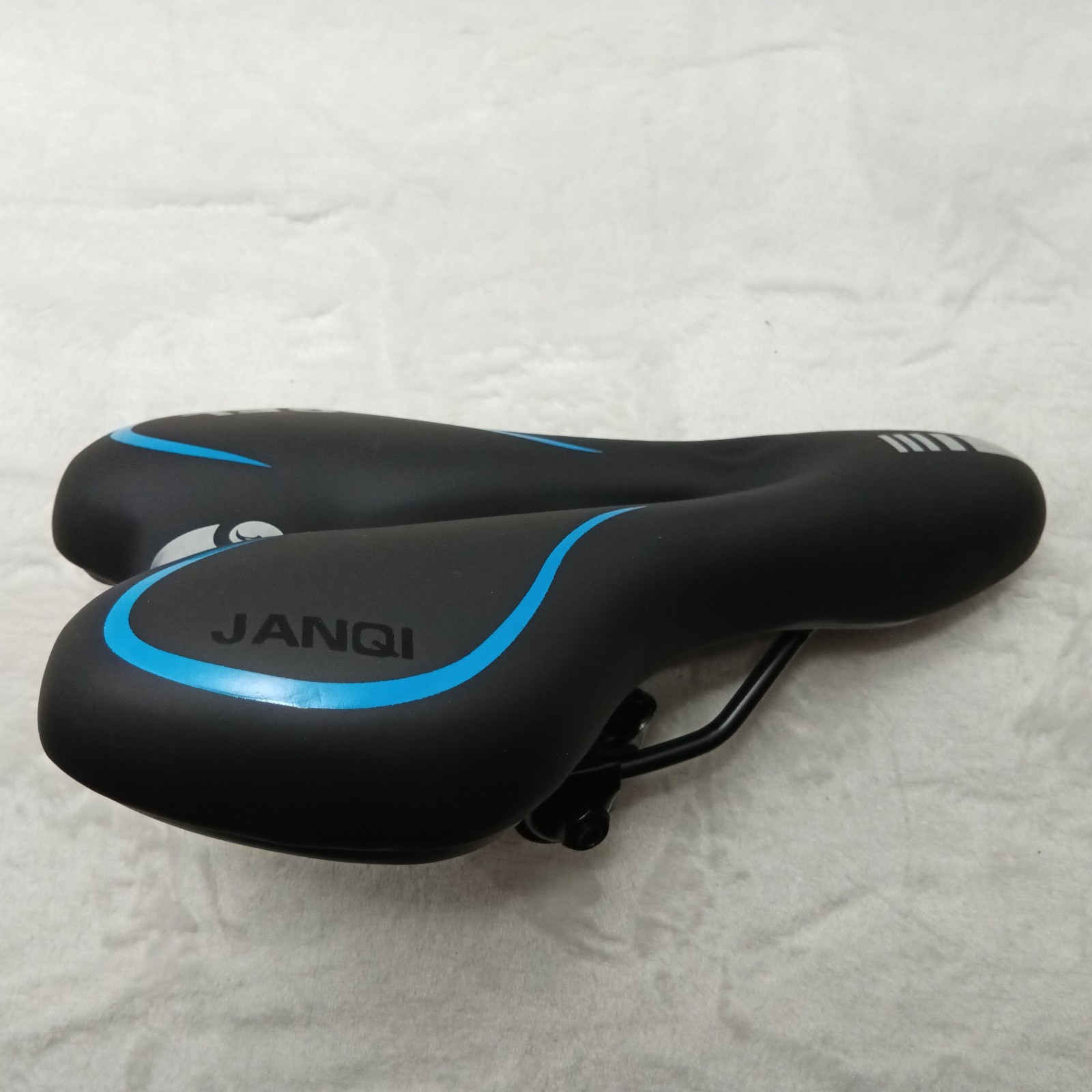 Bike Seat Cushion Gel Padded Saddle Cover – Comfortable Breathable Bicycle Seat