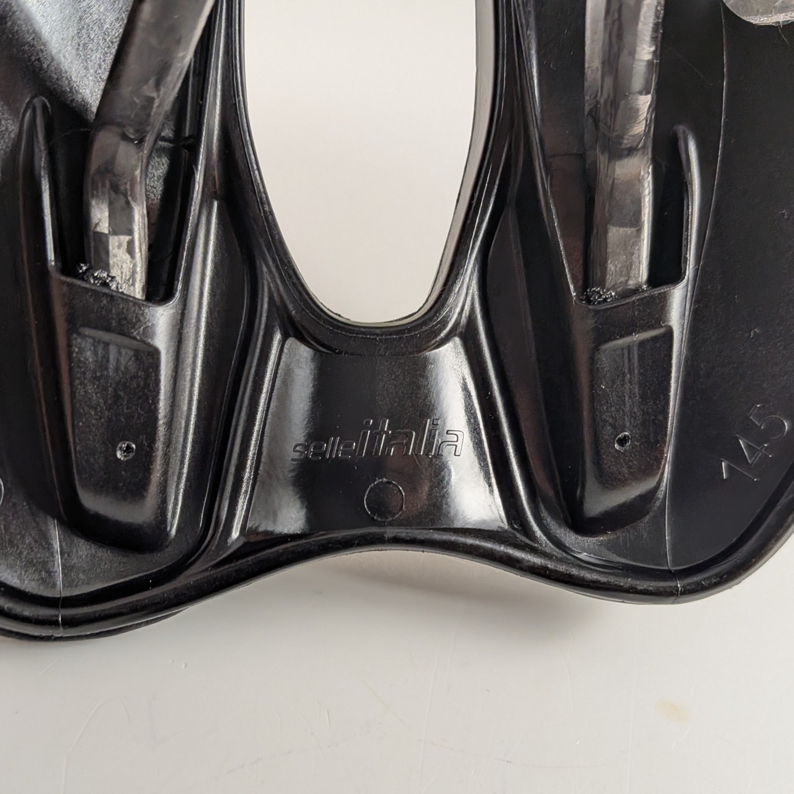 Selle Italia SLR Boost Superflow Kit Carbonio Saddle ~ L3 (145 x 248) ~ 132 gms