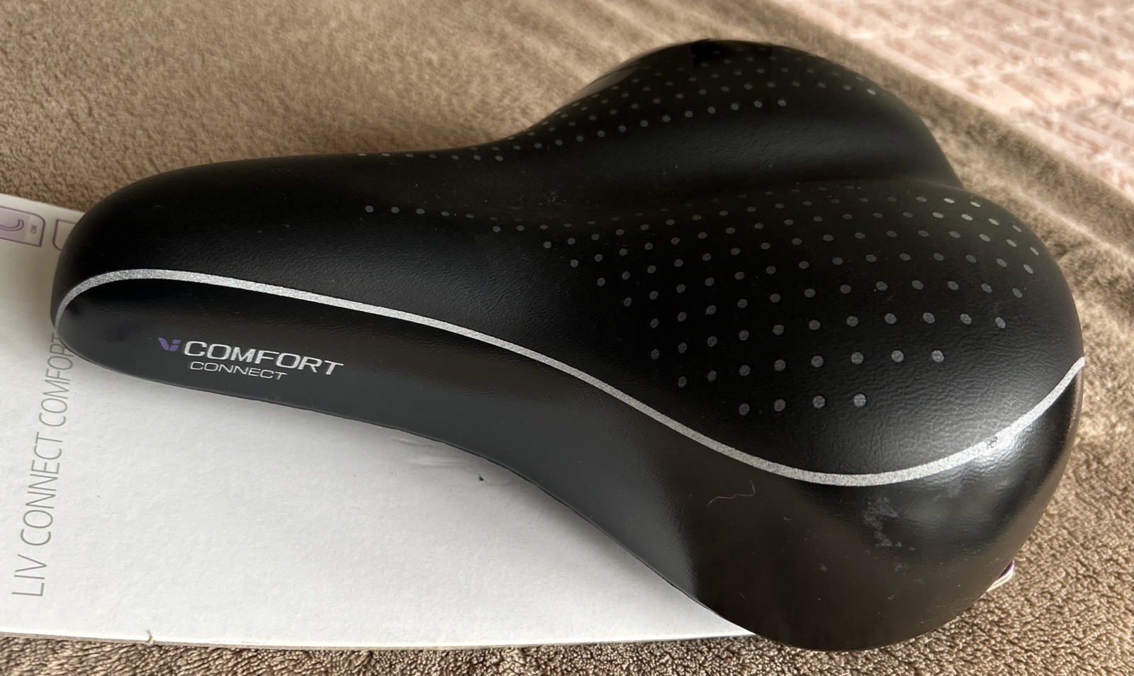 Liv Connect Comfort Women’s Black Wide Seamless Synthetic Bike Saddle New