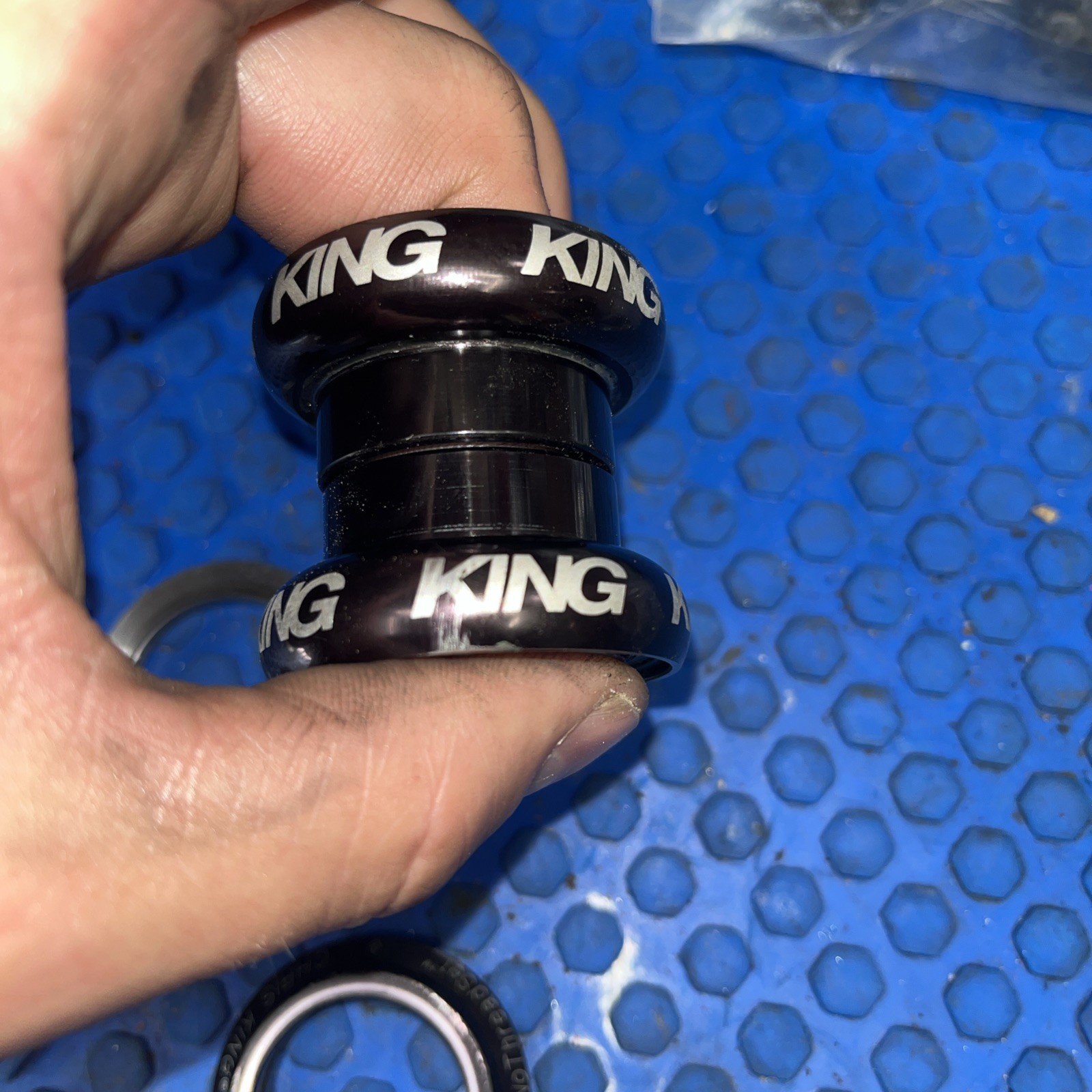 Chris King 1” Inch Threadless Headset Sotto Voce Black