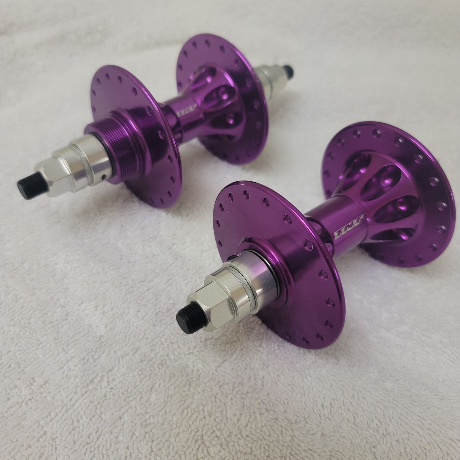 TNT Revolver High Flange 36H BMX Hubs 3/8″ Axle Sealed Cartridge Bearing New NOS