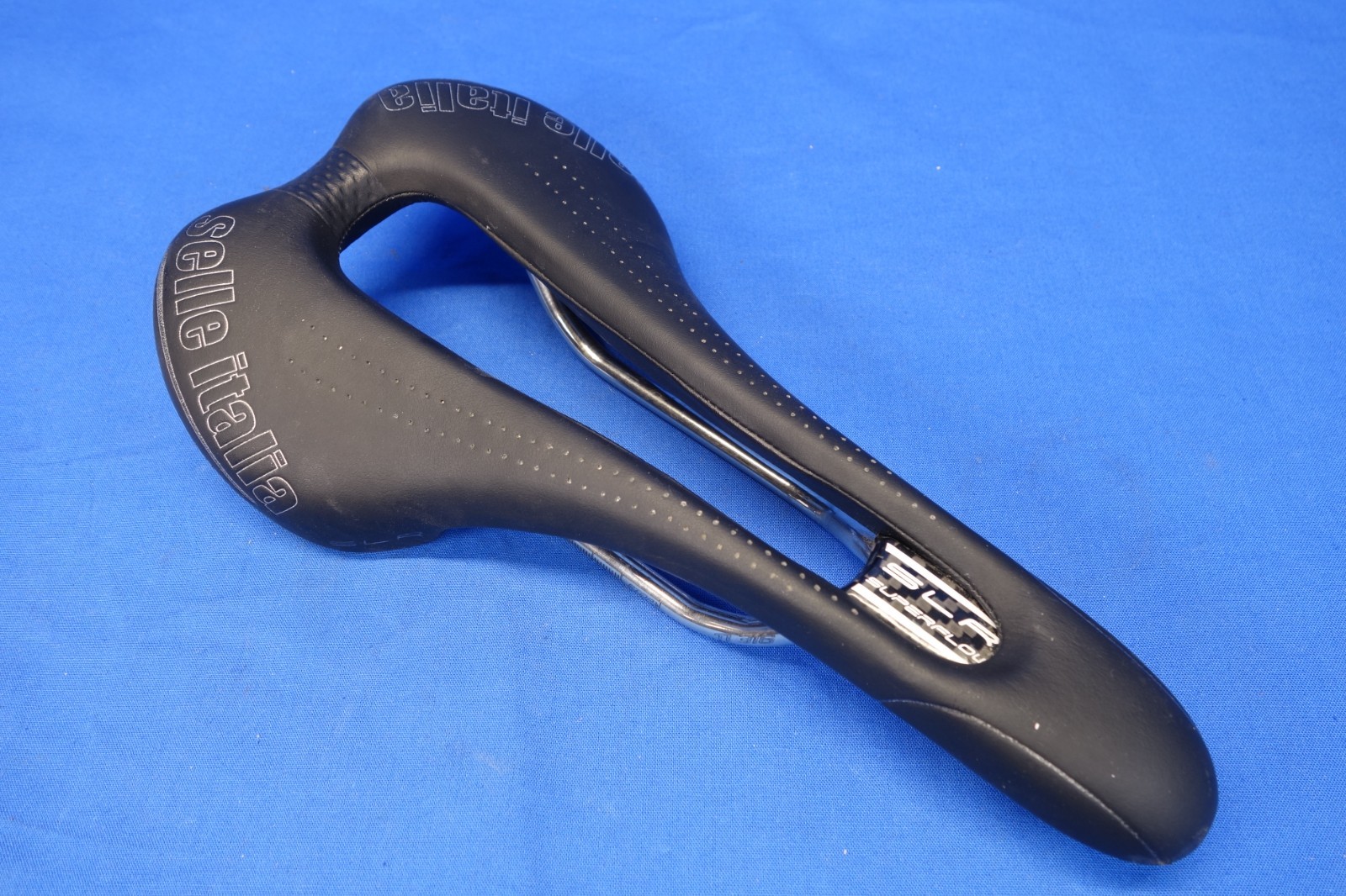 Selle Italia SLR Superflow 145 Width Bike Saddle, Bicycle Seat Titanium Ti Rails