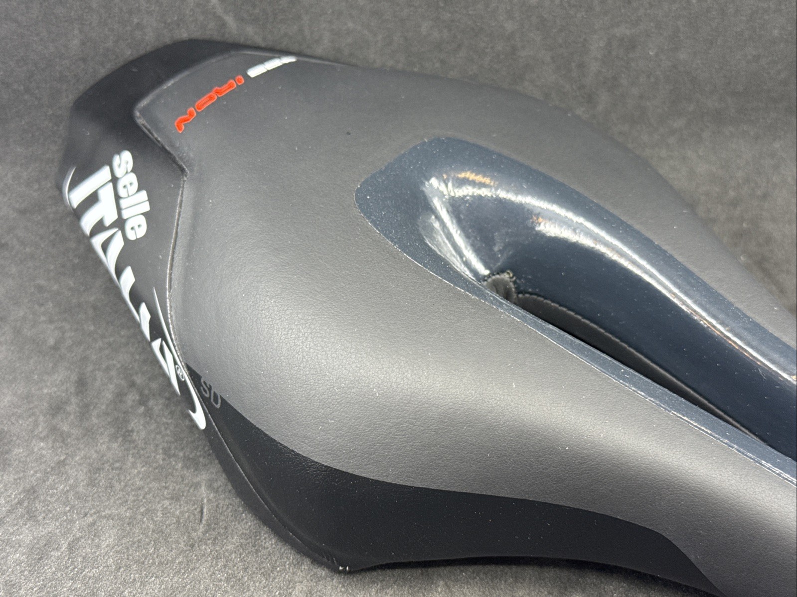 Selle Italia Iron EVO Superflow Carbon Rail Tri Saddle 256mm x 132mm MSRP $325
