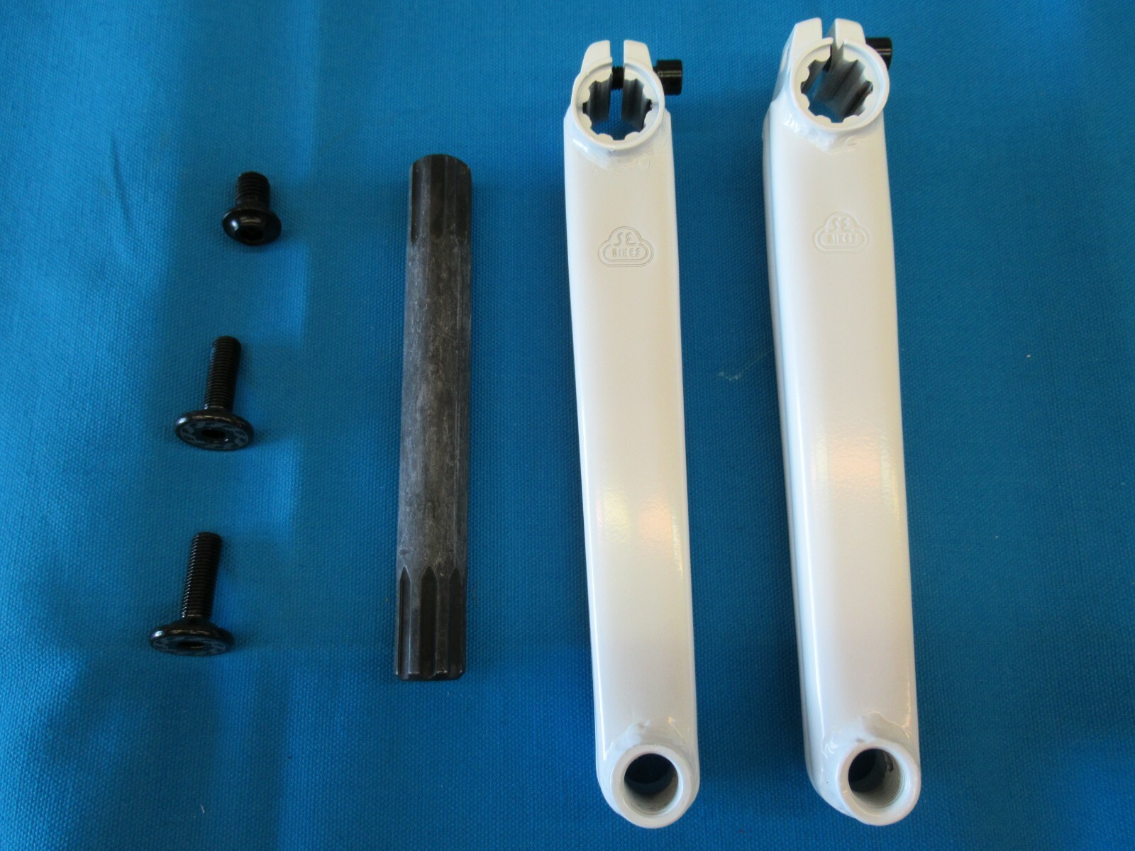 SE Bike BMX Bicycle V-Ridge Crank Cromo White 3 Piece Set 175 mm with Axle -New