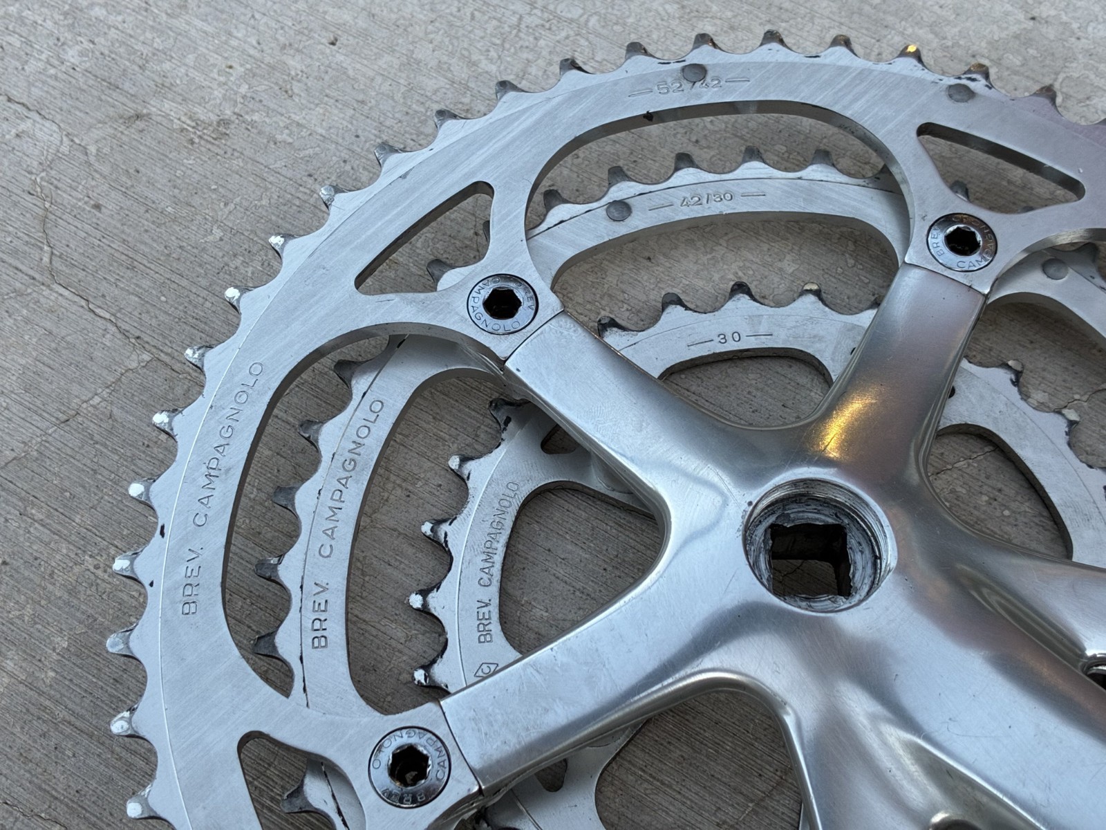 Campagnolo Italy Racing T 9-Speed Triple Crankset | 170 mm / 52/42/30T / VGC