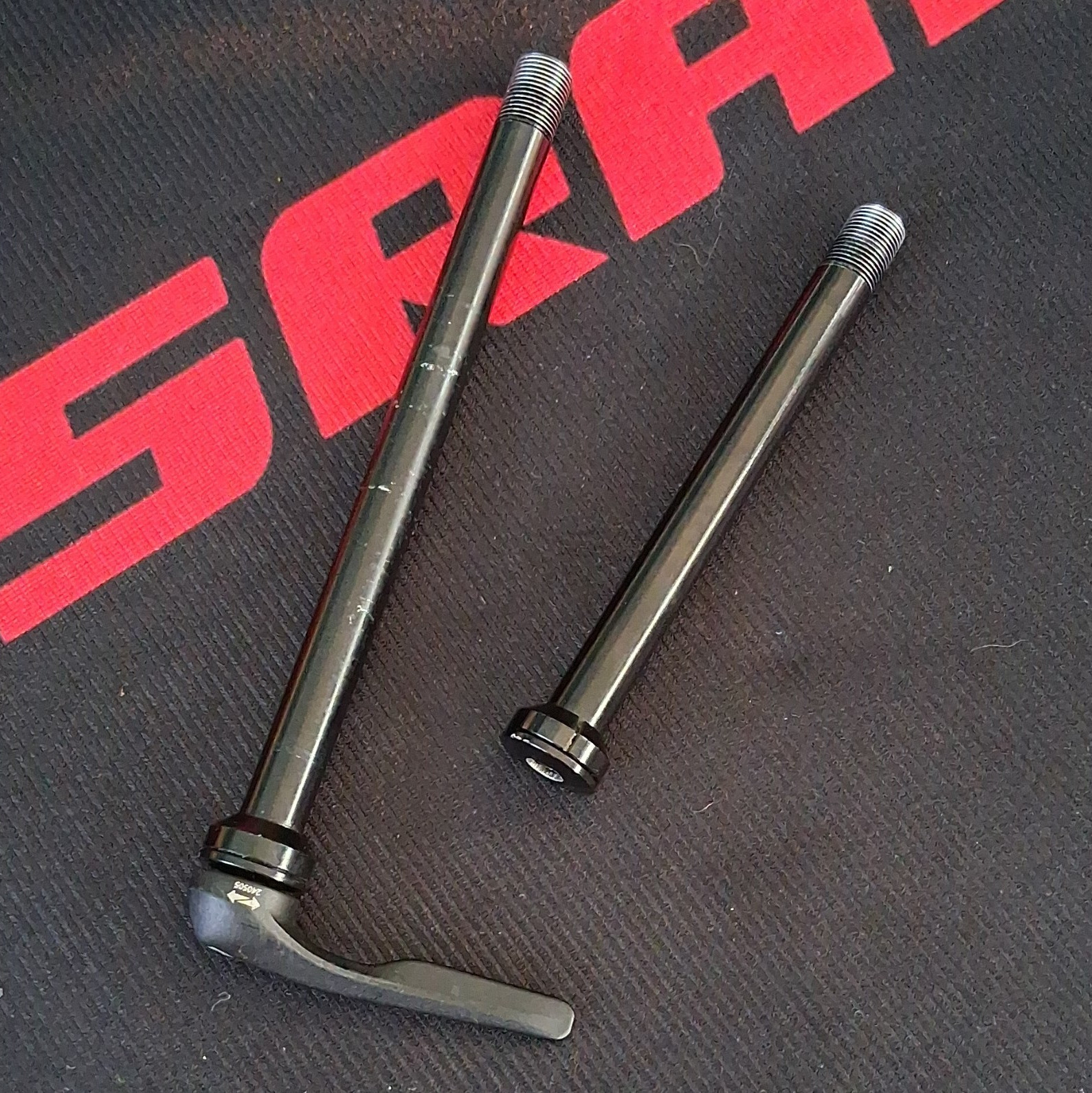​OEM BMC Roadmachine / Teammachine Thru Axle Set – Front and Rear, 12mm