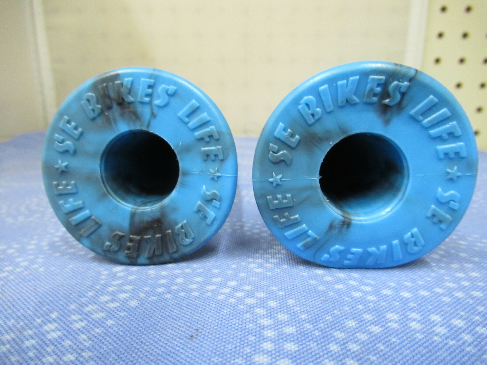 SE Racing BMX Bike Life Blue Swirl Flanged Handlebar Grips 5-1/2″ Fit 7/8 Bar