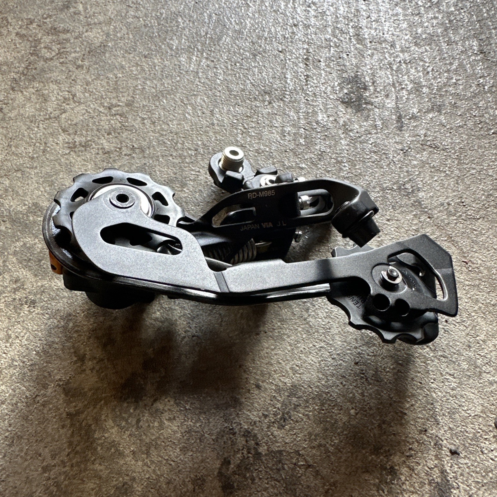 Shimano XTR rear derailer – RD-M985