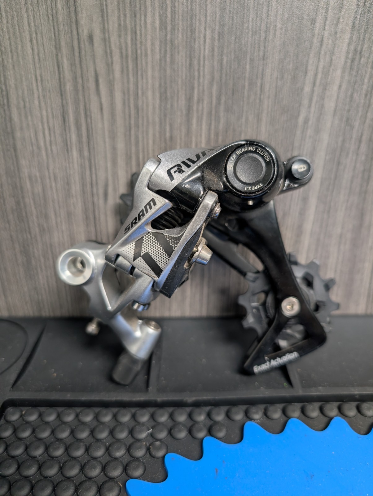 SRAM Rival 1 Type 2.1 Rear Derailleur 11-Speed Exact Actuation Medium Cage