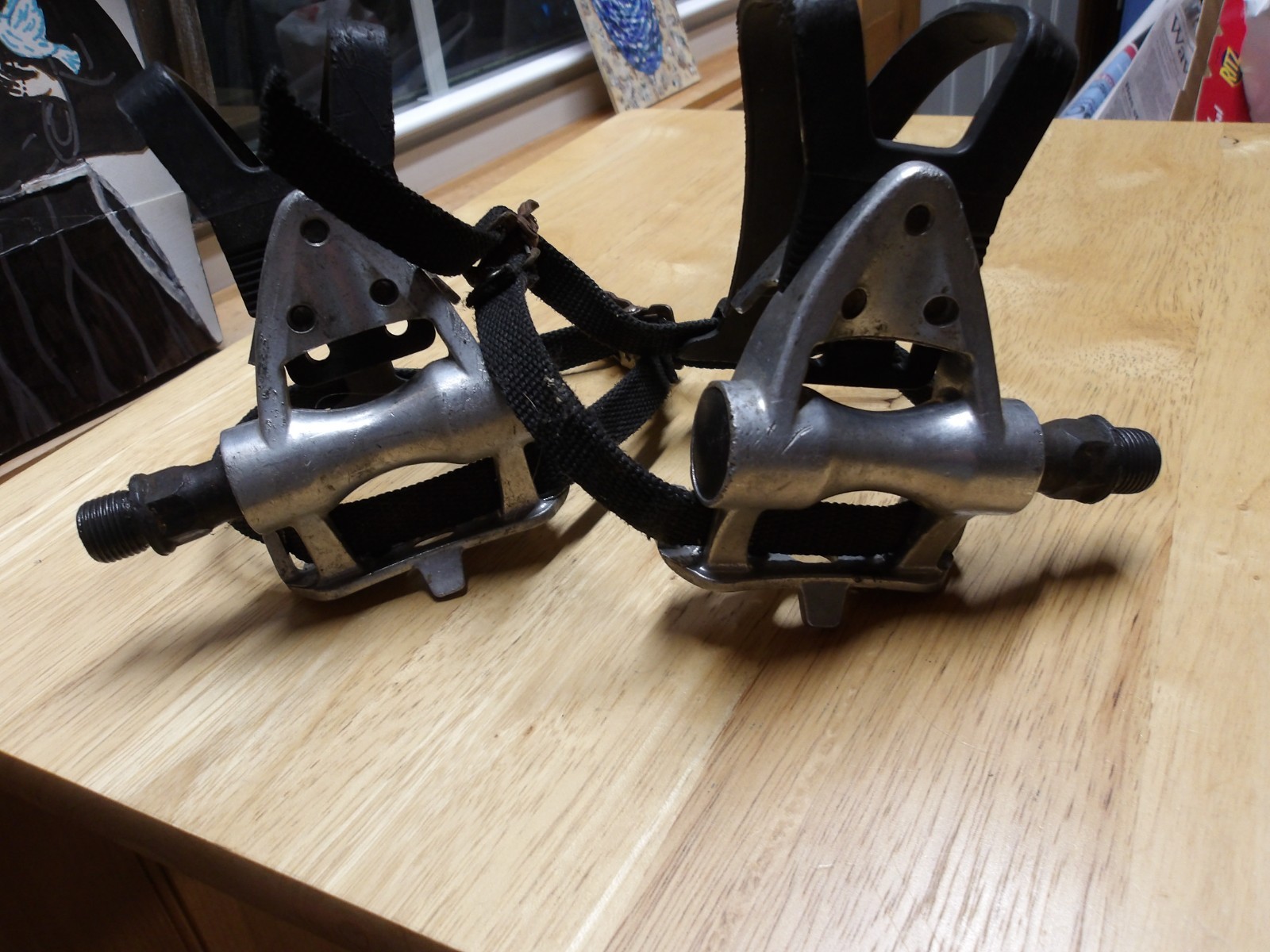 Wellgo LU-209 Road Bike Aluminum 9/16″ Toe Clip Pedals – Silver