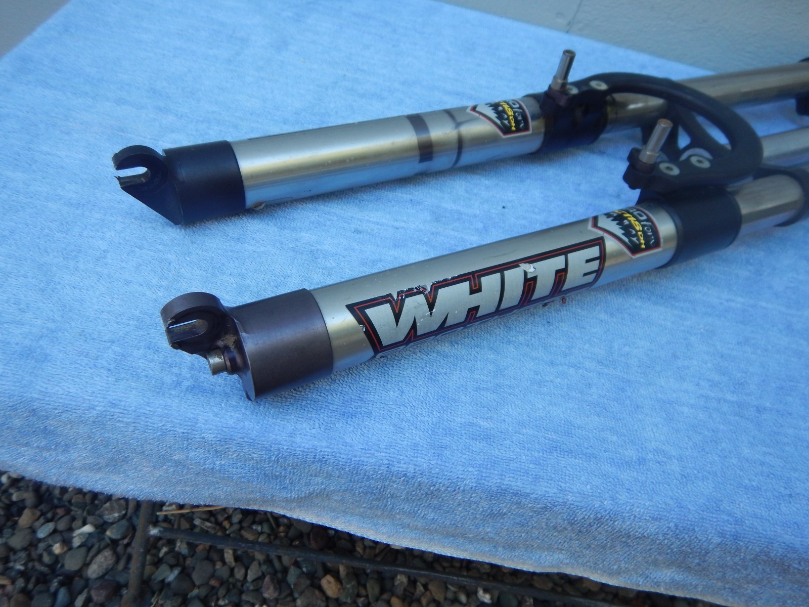 White Brothers DC118 DH Pro Fork 9.5″ Steerer 1-1/8″ Shocks Mountain Bike 26″