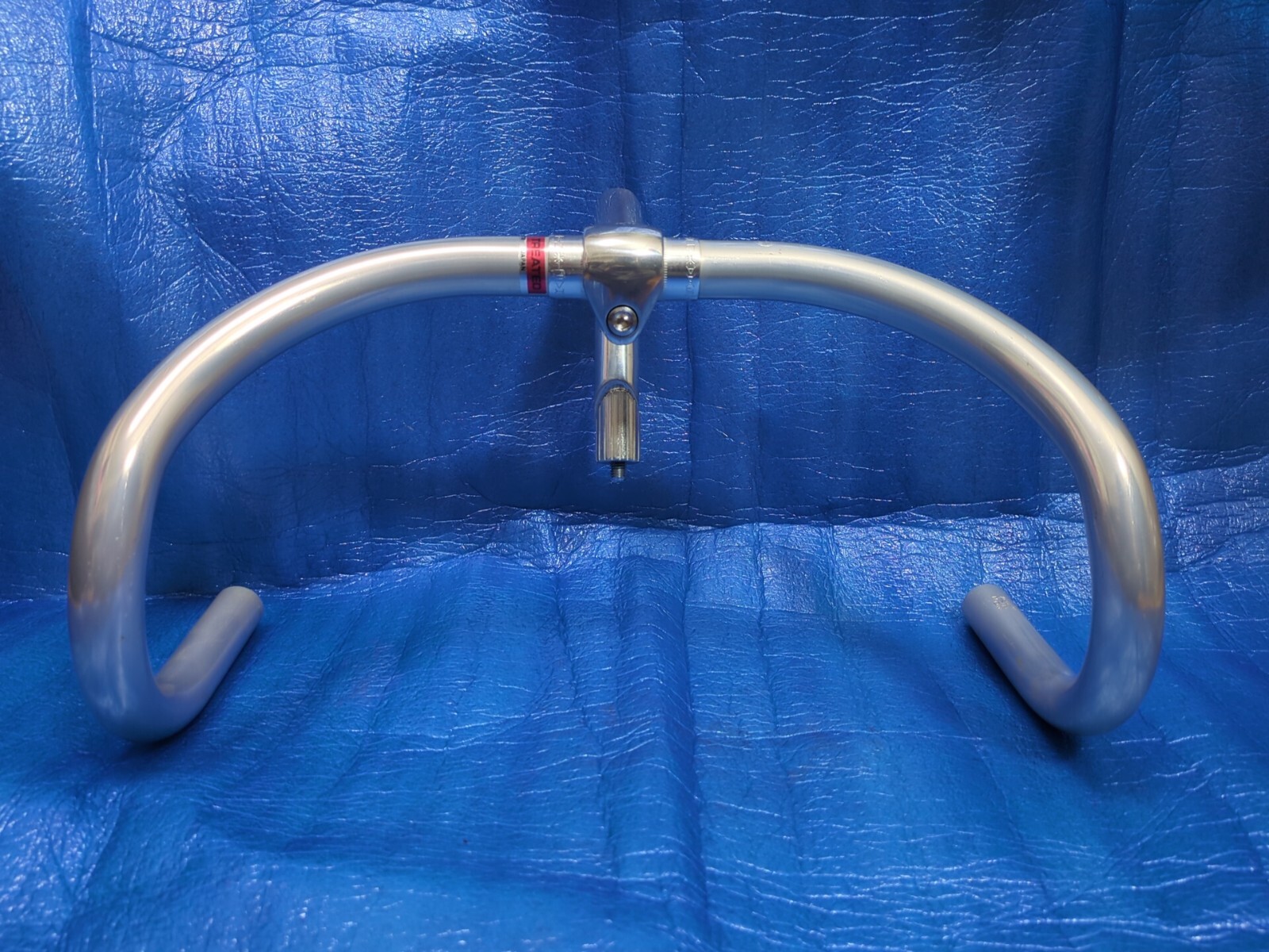 Nitto B123 Aluminium 370mm NJS Handlebar + Nitto Jaguar 110mm Alminium Stem