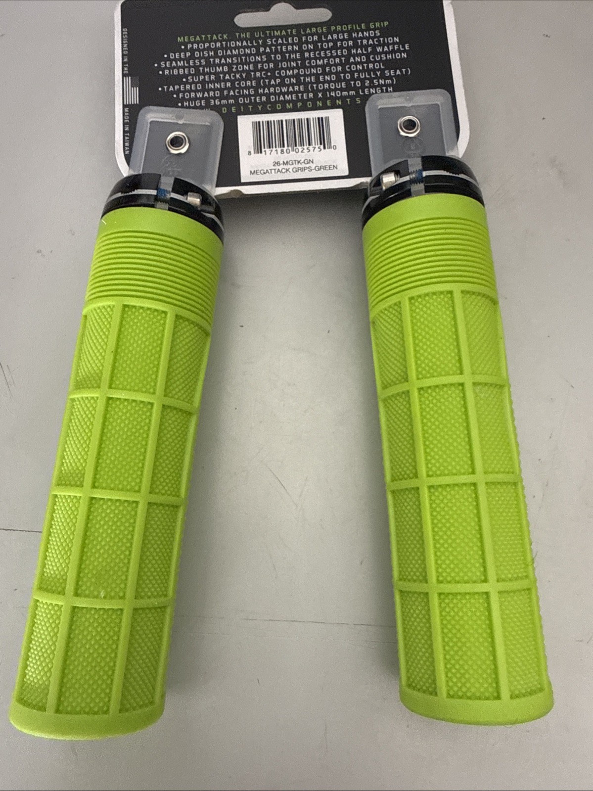 Deity MegatTack Grips Green Mtn Bike Lock On