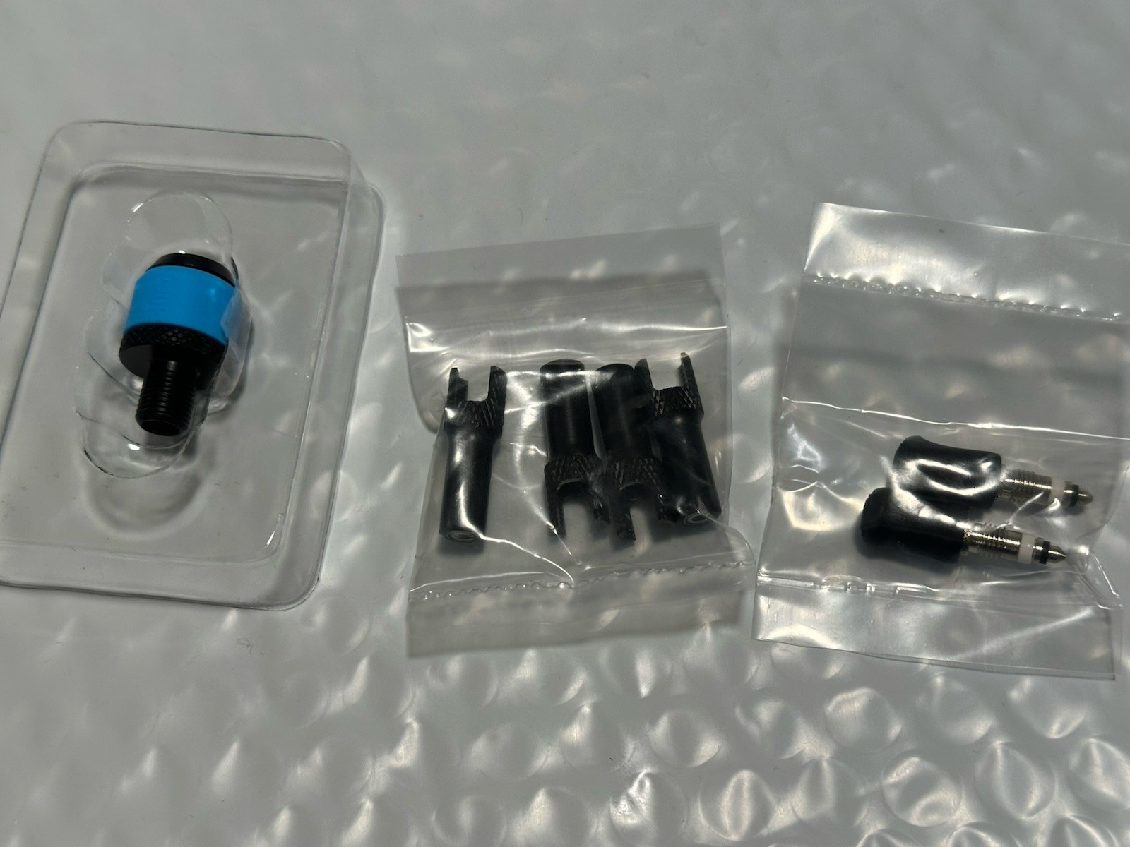 Clik Valve Schrader Pump Head Adapter, Clik Cores And Aluminum Dust Cap Set Of 3