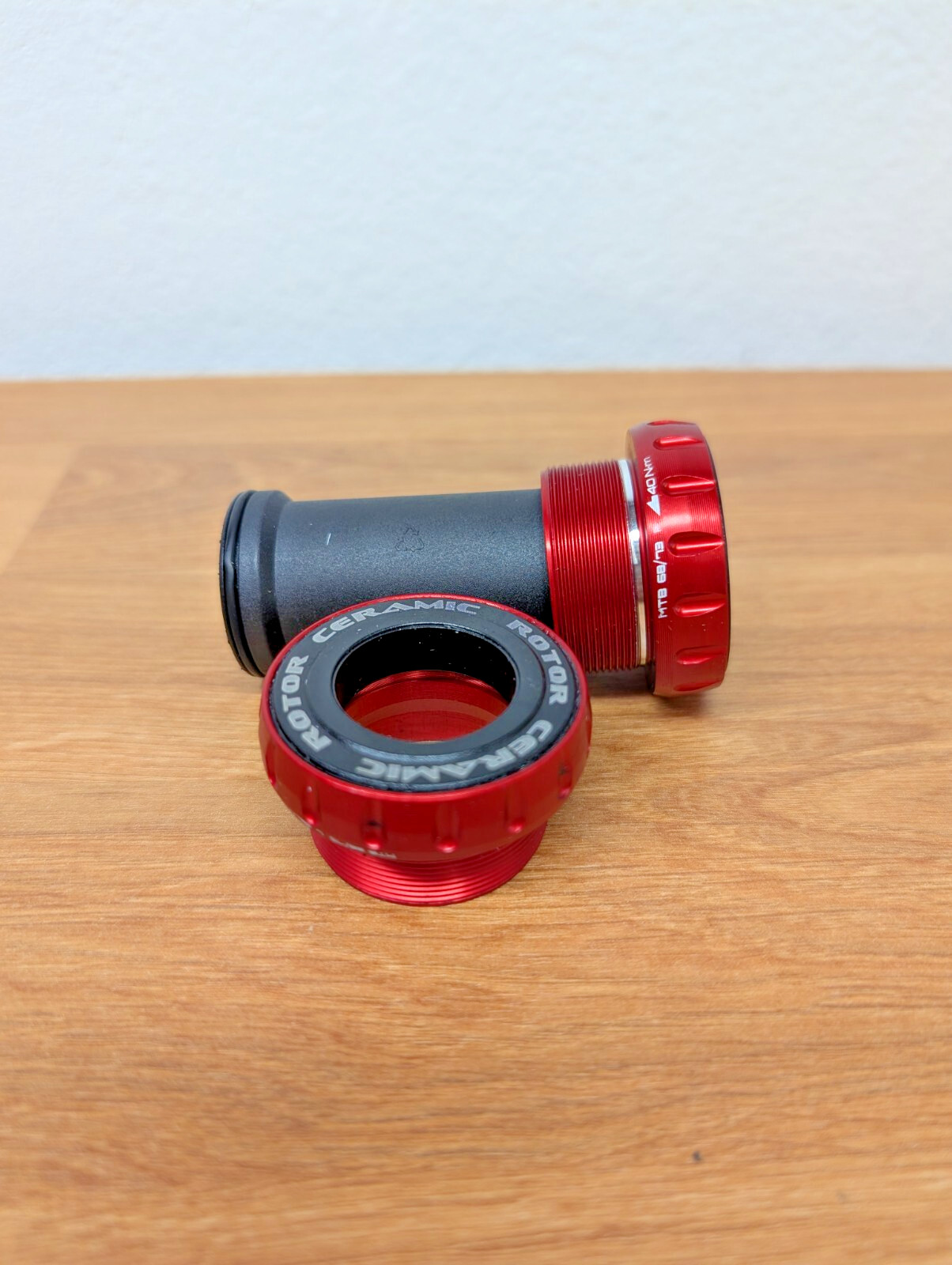 Rotor SABB2 Bottom Bracket – BSA 24mm- 68/73mm – Ceramic Bearing – Red – New