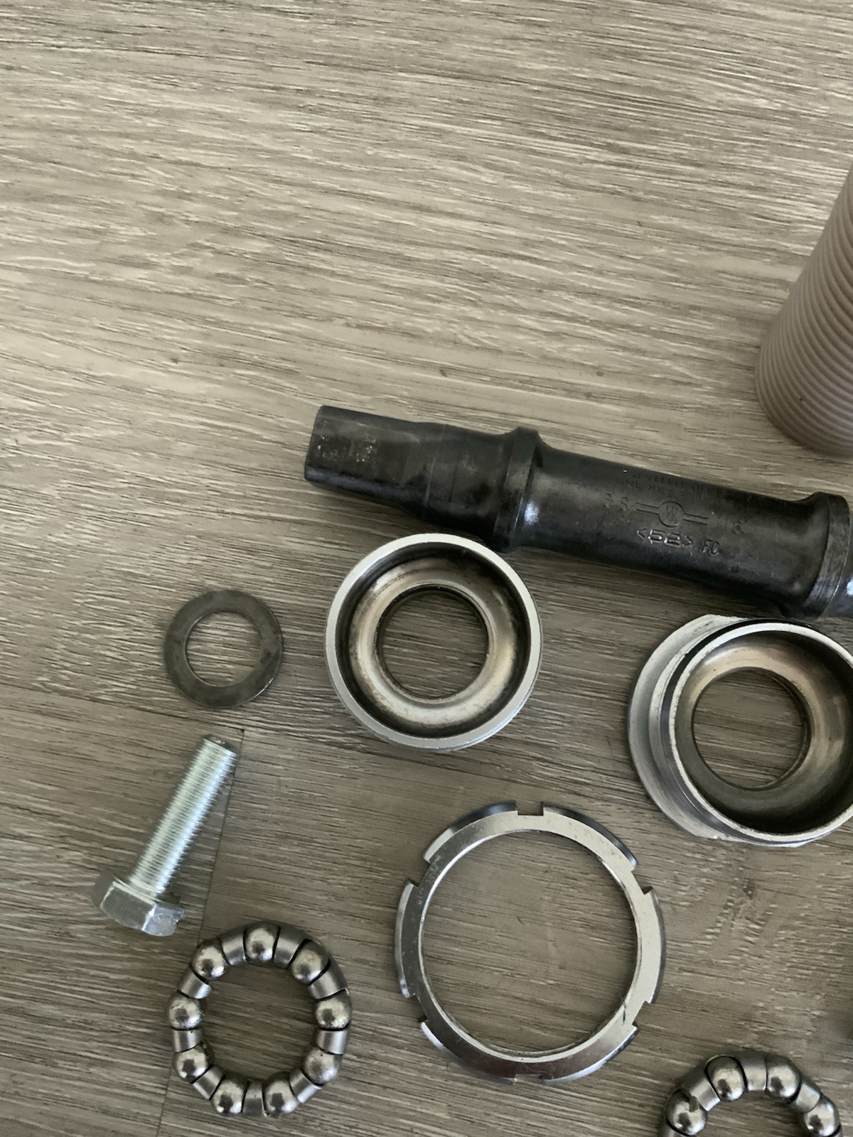 SHIMANO 600 BOTTOM BRACKET BRITISH THREADING 68-115 MM