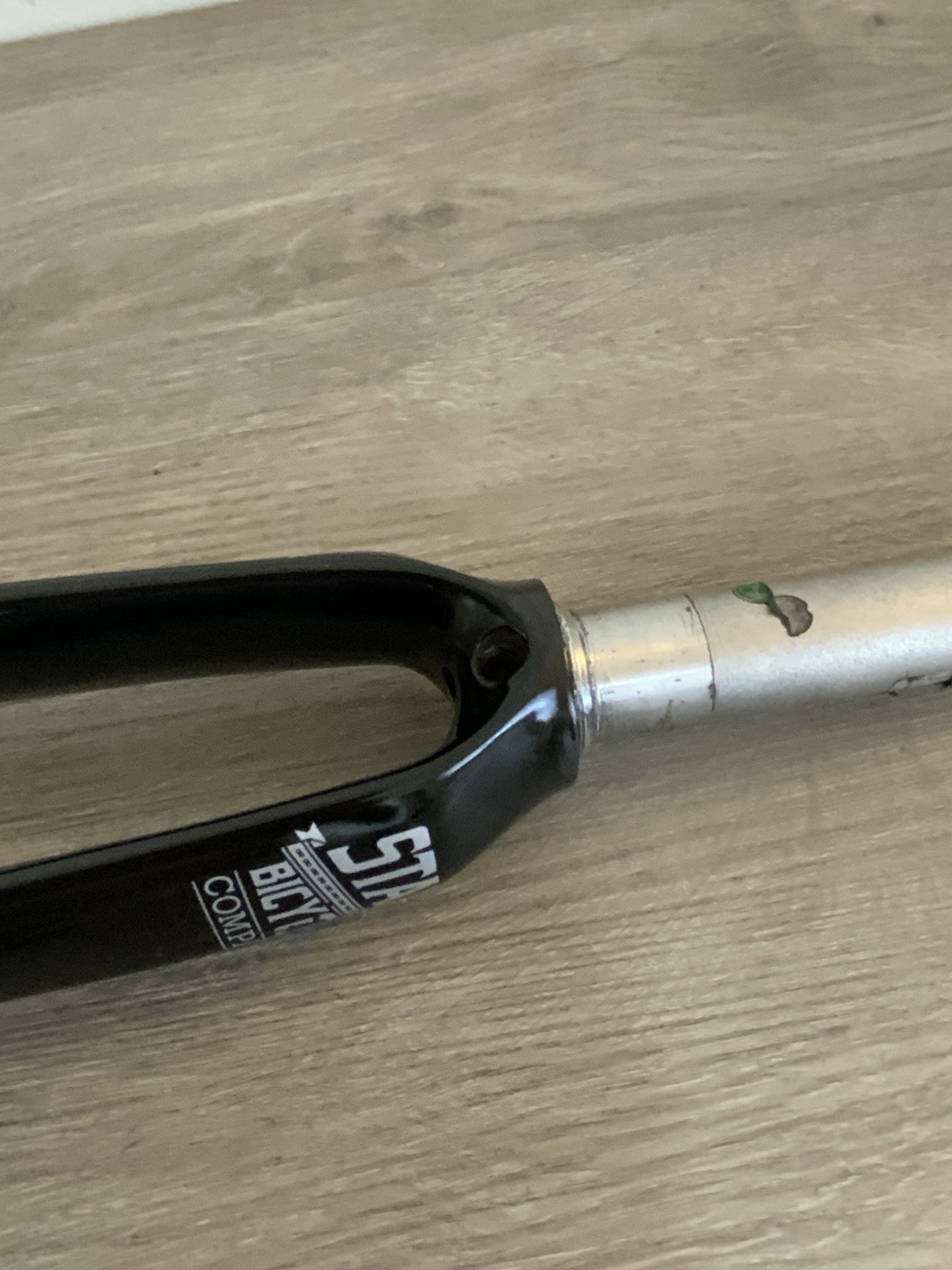 SBC CARBON FORK 700C 1 1/8 INCH STEERER 168 MM LENGTH THREADLESS 484 GRAMS