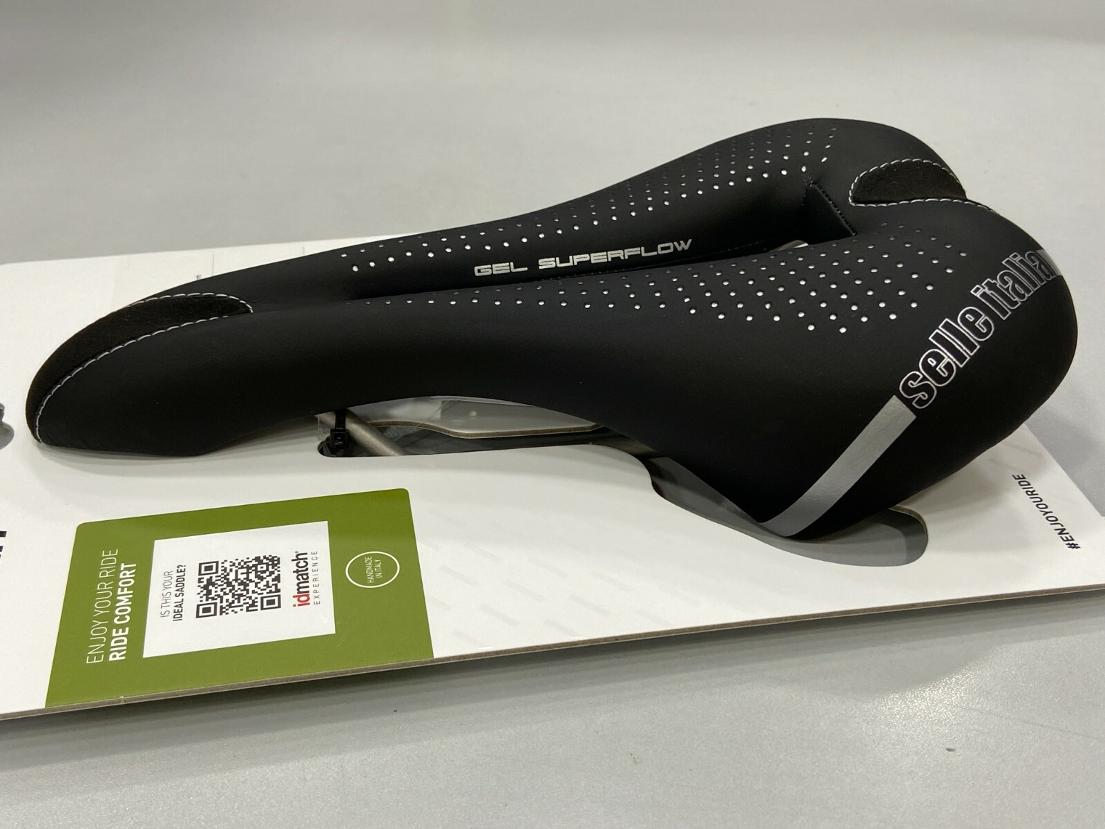 Selle Italia Diva Gel Superflow TI 316 Rail L3 152x270mm (Lady) Saddle (Black)