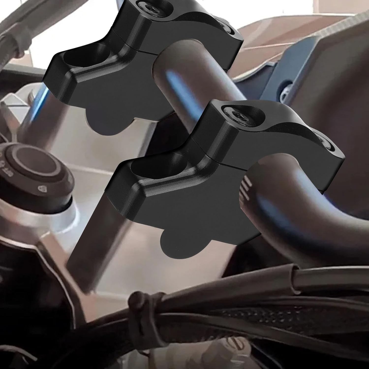 1 1/8″ Handlebar Bar Risers Motorcycle Bar Clamps 28mm Bar for Motorbike Black