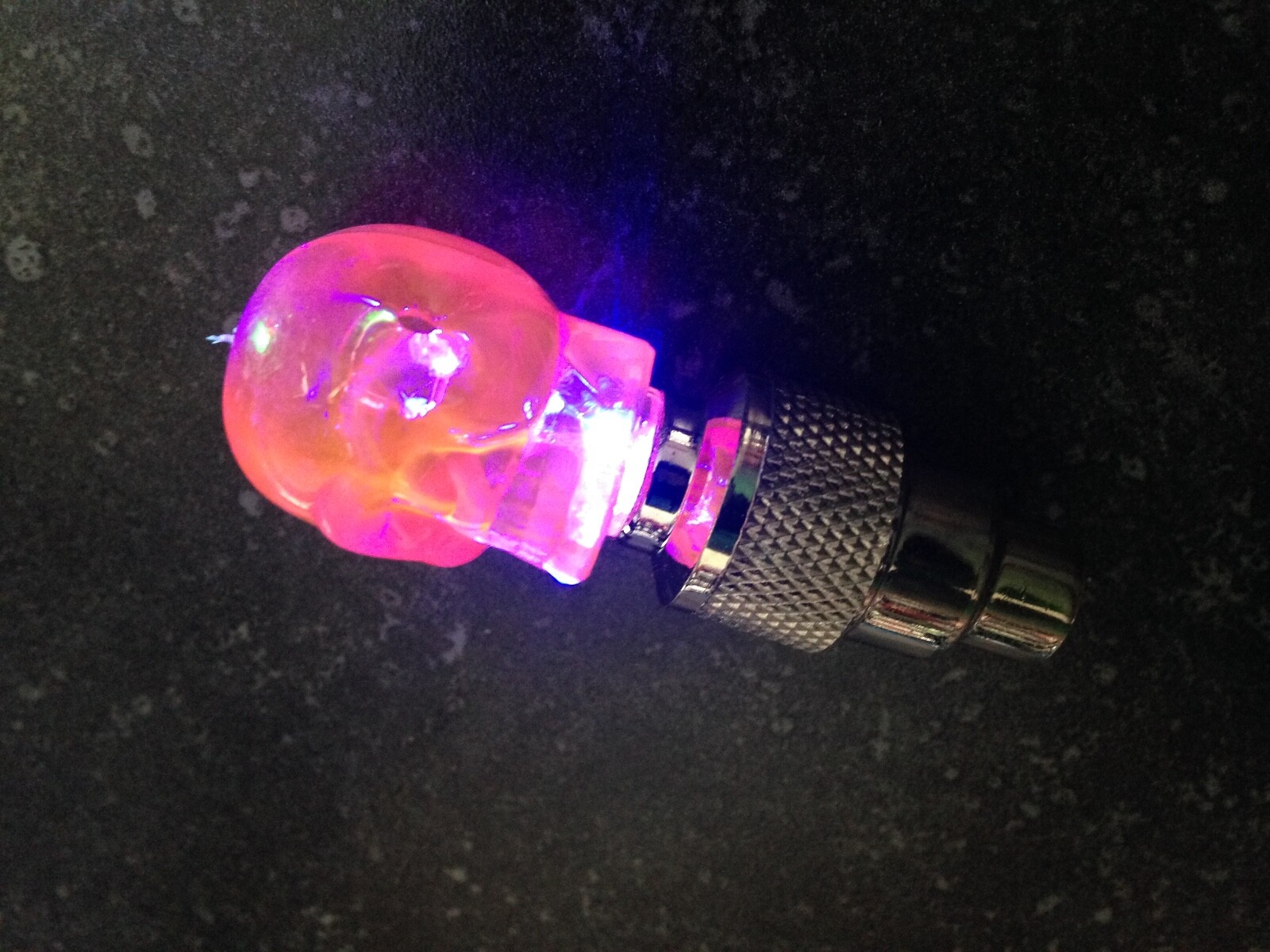 1 INDIVIDUAL SKULL LED CAP bike valve stem flashing Light Bicycle Wheel Tire Car