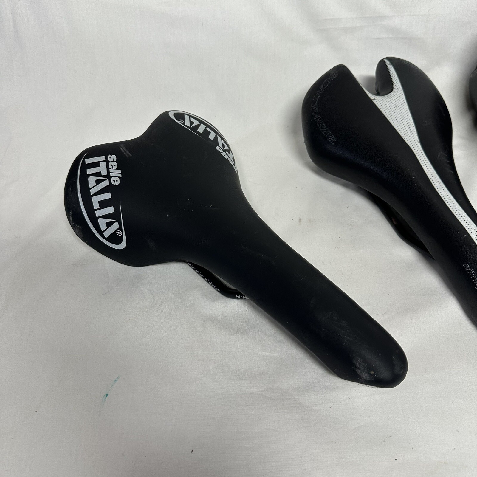 Lot Of 3 Bike Saddles Bontrager Affinity / Selle Italia Turbomatic / Flite