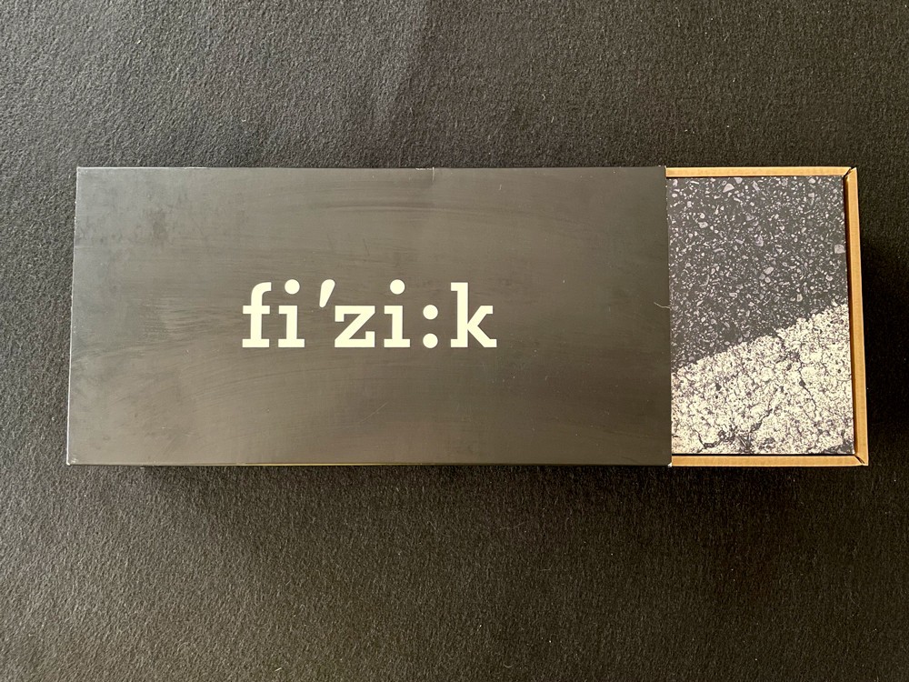 NEW Fizik Antares R3 Open Road Bike Saddle (White 141mm) Regular Kium Rail Seat