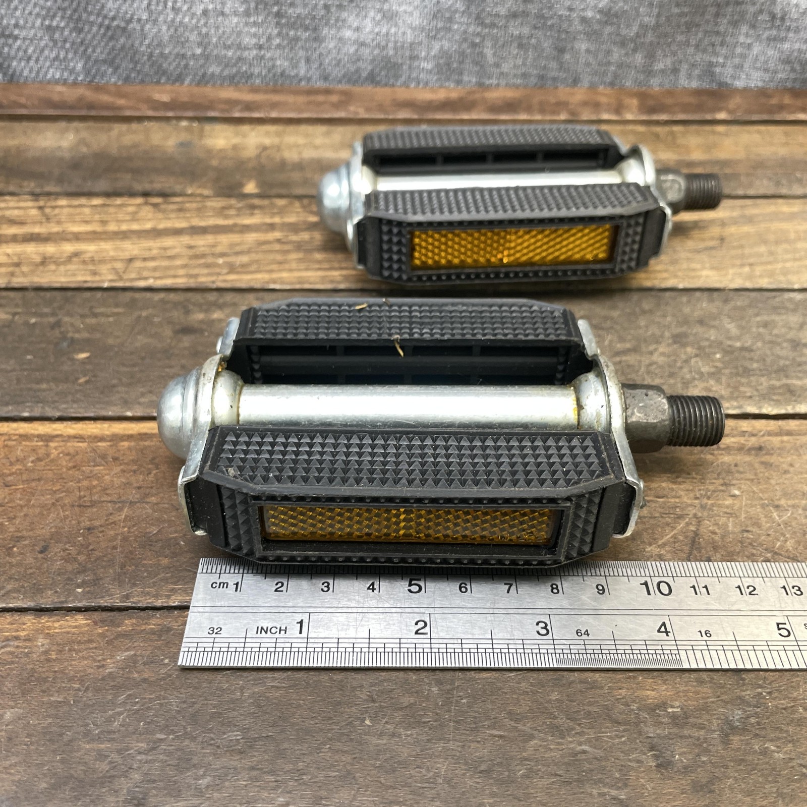 Vintage Bicycle Pedals NOS 1/2″ Axle Block Pair Reflectors Cruiser Muscle 461
