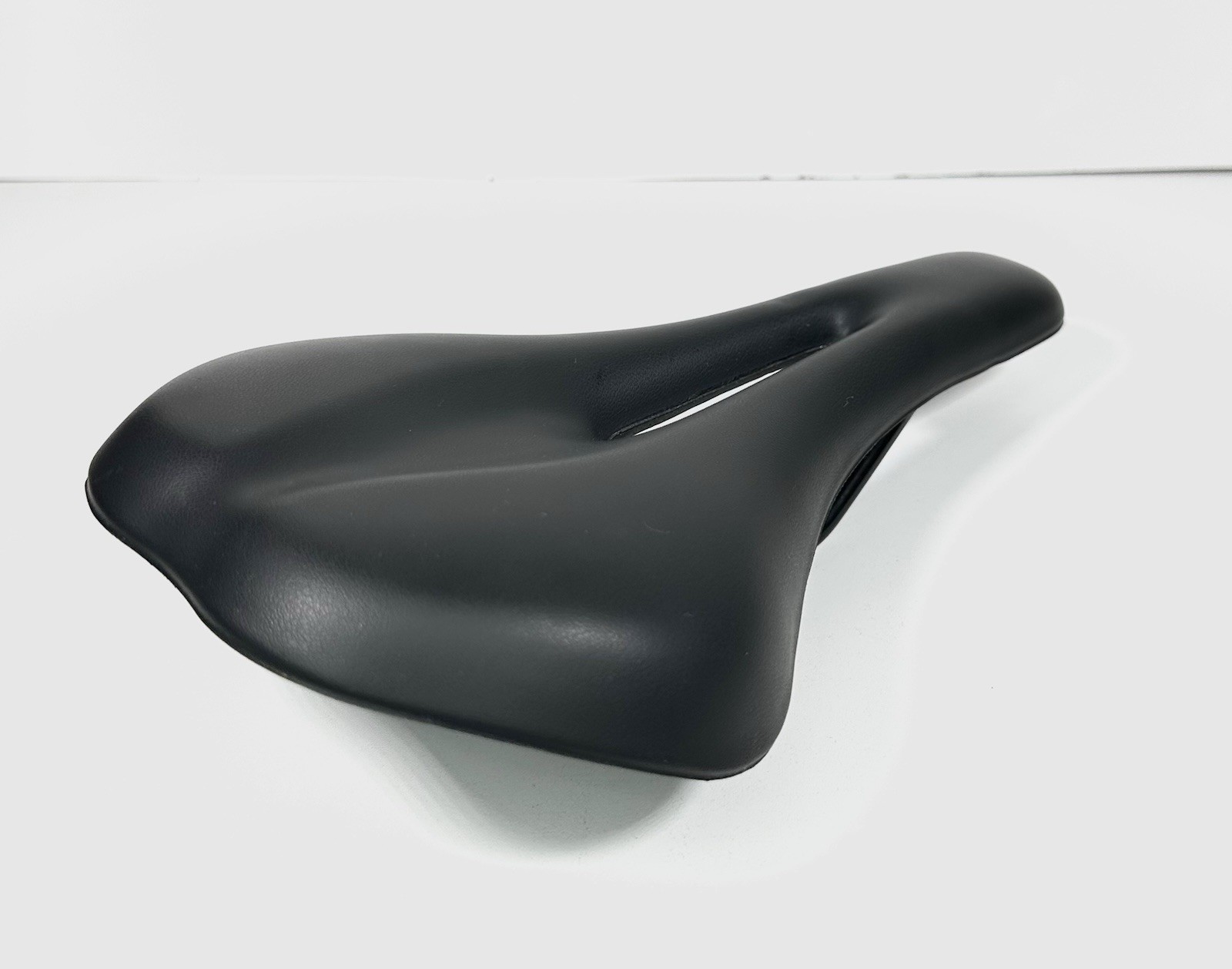 Coinlli Cut Away Racing Saddle 155mm