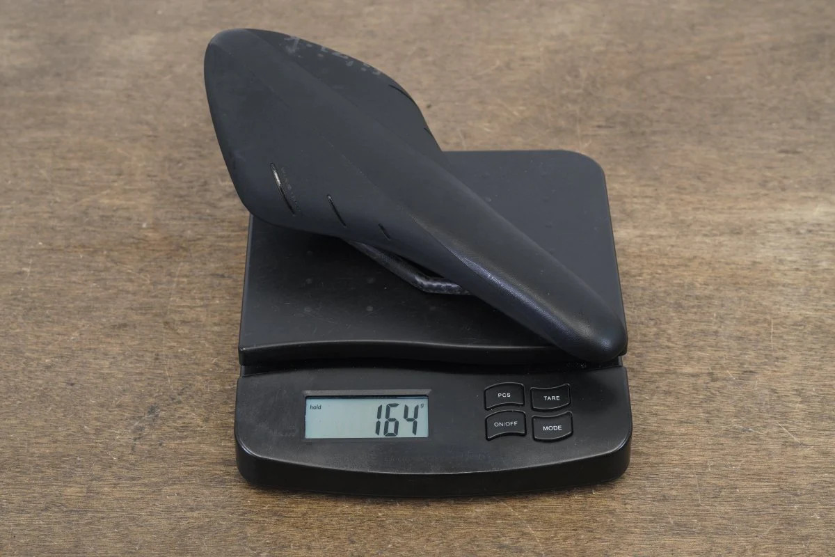 132mm (Regular) Fizik Arione R1 Carbon Rail Road Saddle 164g