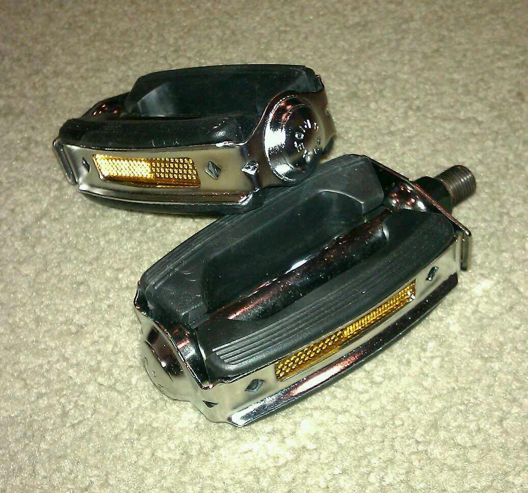 NEW BOW BICYCLE PEDALS 1/2, SCHWINN STINGRAY KRATE CRUISER BICYCLES