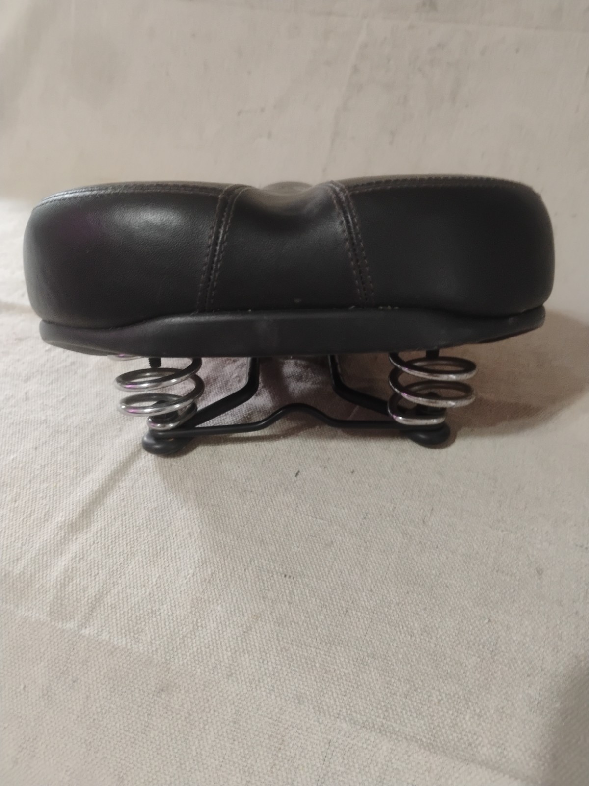 Gently Used Unbranded Bicycle Large Comfort Seat With Springs Black