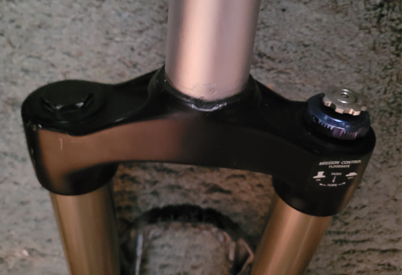 ROCKSHOX TOTEM DOWNHILL MOUNTAIN BIKE FORK 180 MM 1.5″