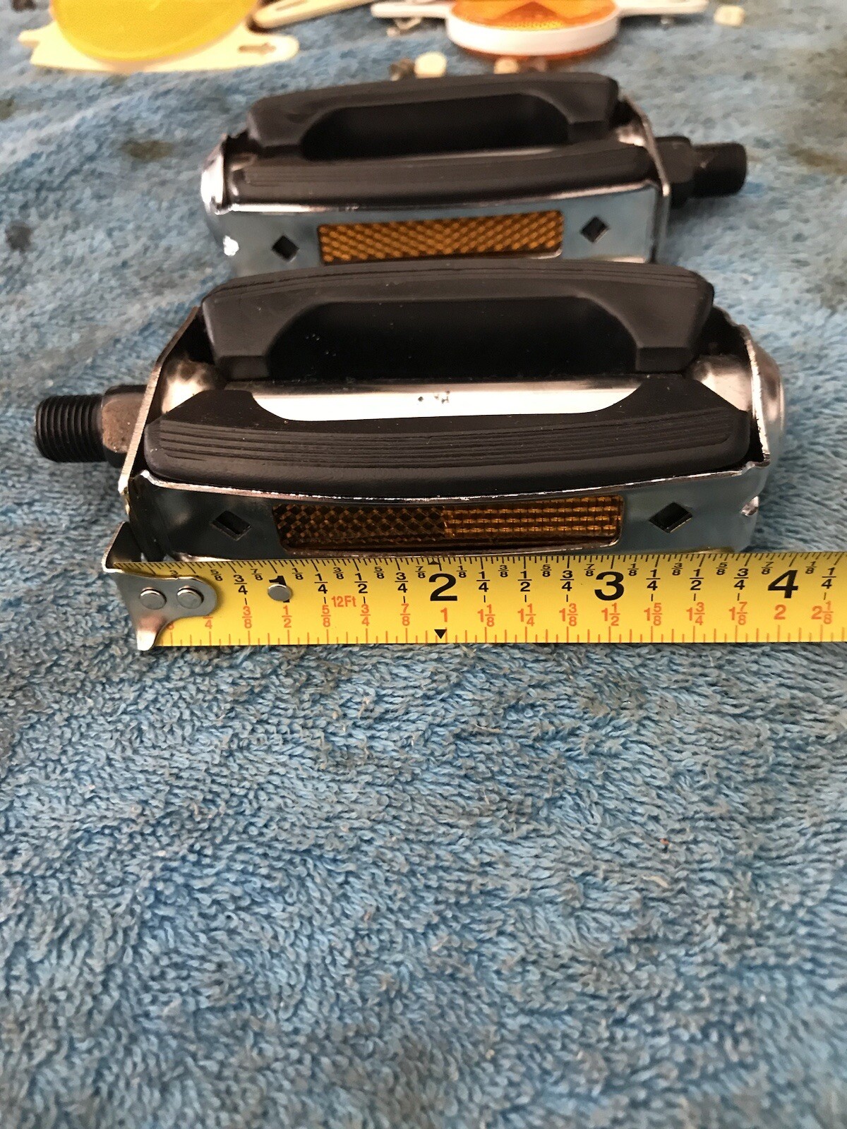 Classic bow rubber block bicycle cruiser vintage-style pedals 1/2″ BLACK/SILVER